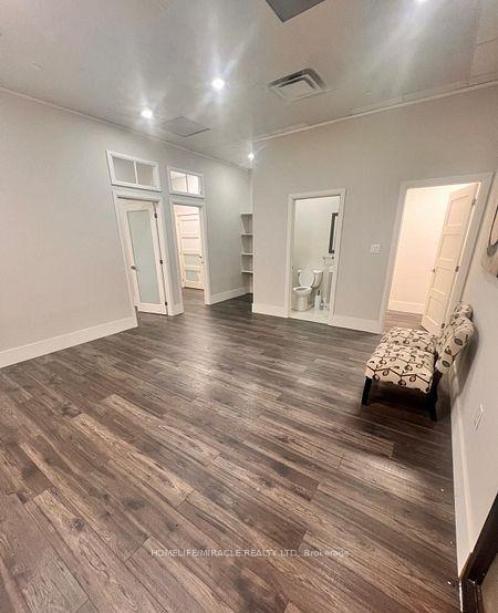 208 - 3495 Rebecca Street Oakville Ontario Canada Lease commercial   HomeLife/Miracle Realty Ltd., Brokerage*