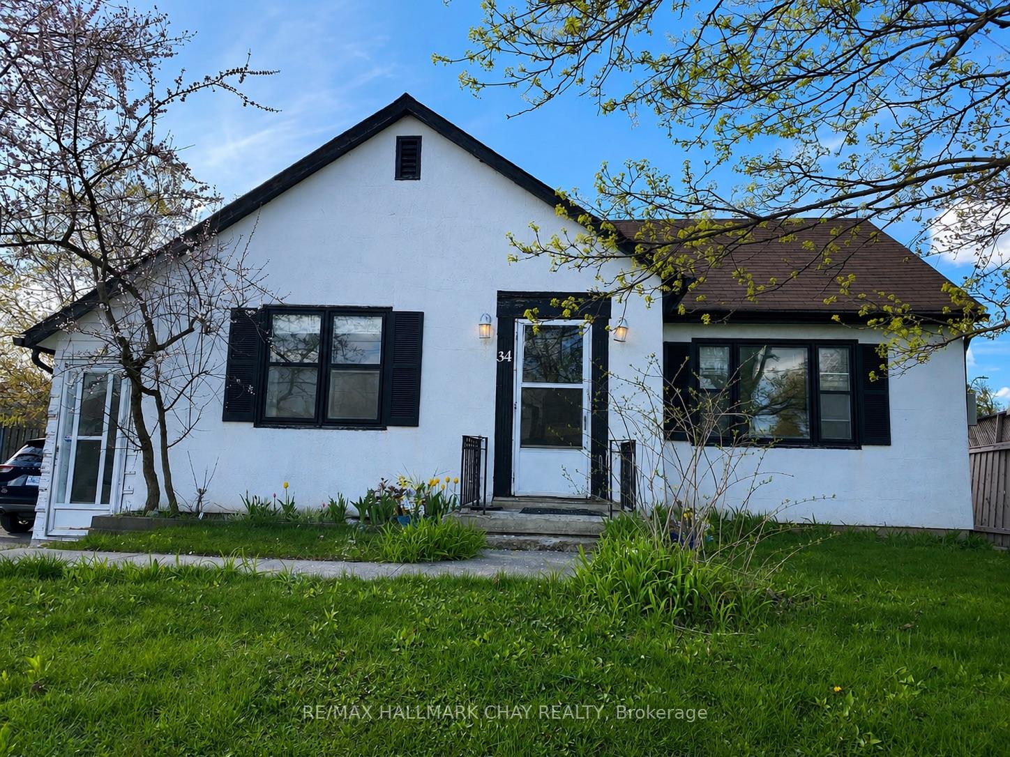 34 Cundles Road E Barrie Ontario Canada Rent residential Leo Falkovsky RE/MAX Hallmark Chay Realty Inc., Brokerage*