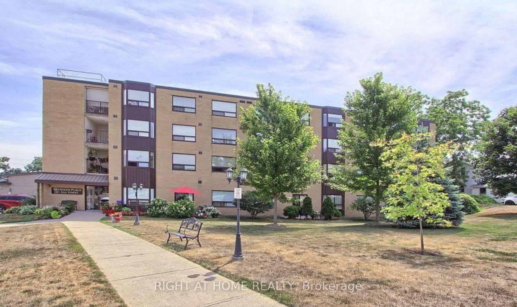 402 - 41 Ash Street Uxbridge Ontario Canada Sale residential Mike McMahon Right at Home Realty, Brokerage*