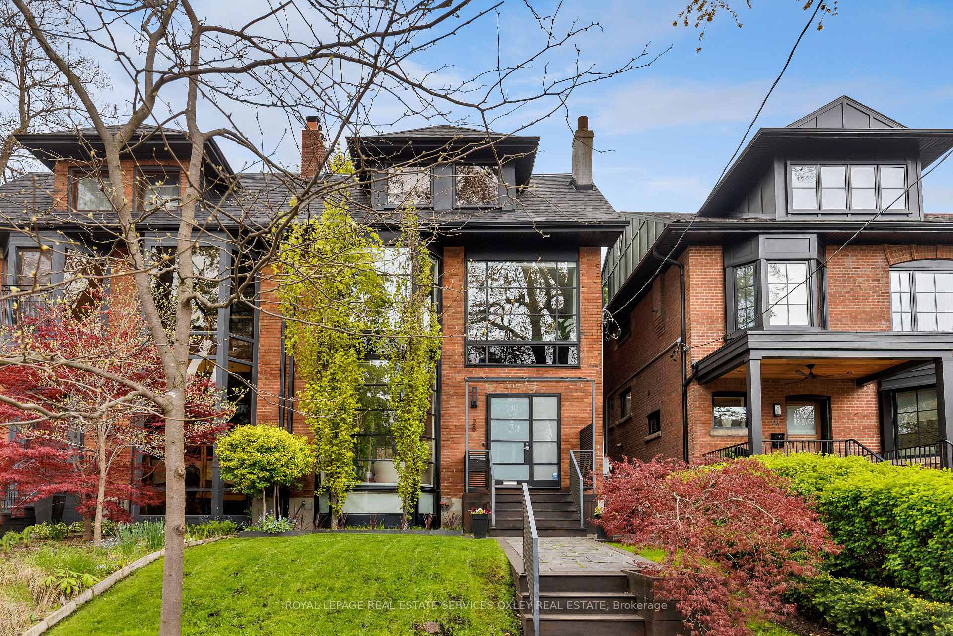 28 Roxborough Street W Toronto Ontario Canada Sale residential Angela Mandalas Johnston & Daniel, A Division of Royal LePage Real Estate Services Ltd., Brokerage