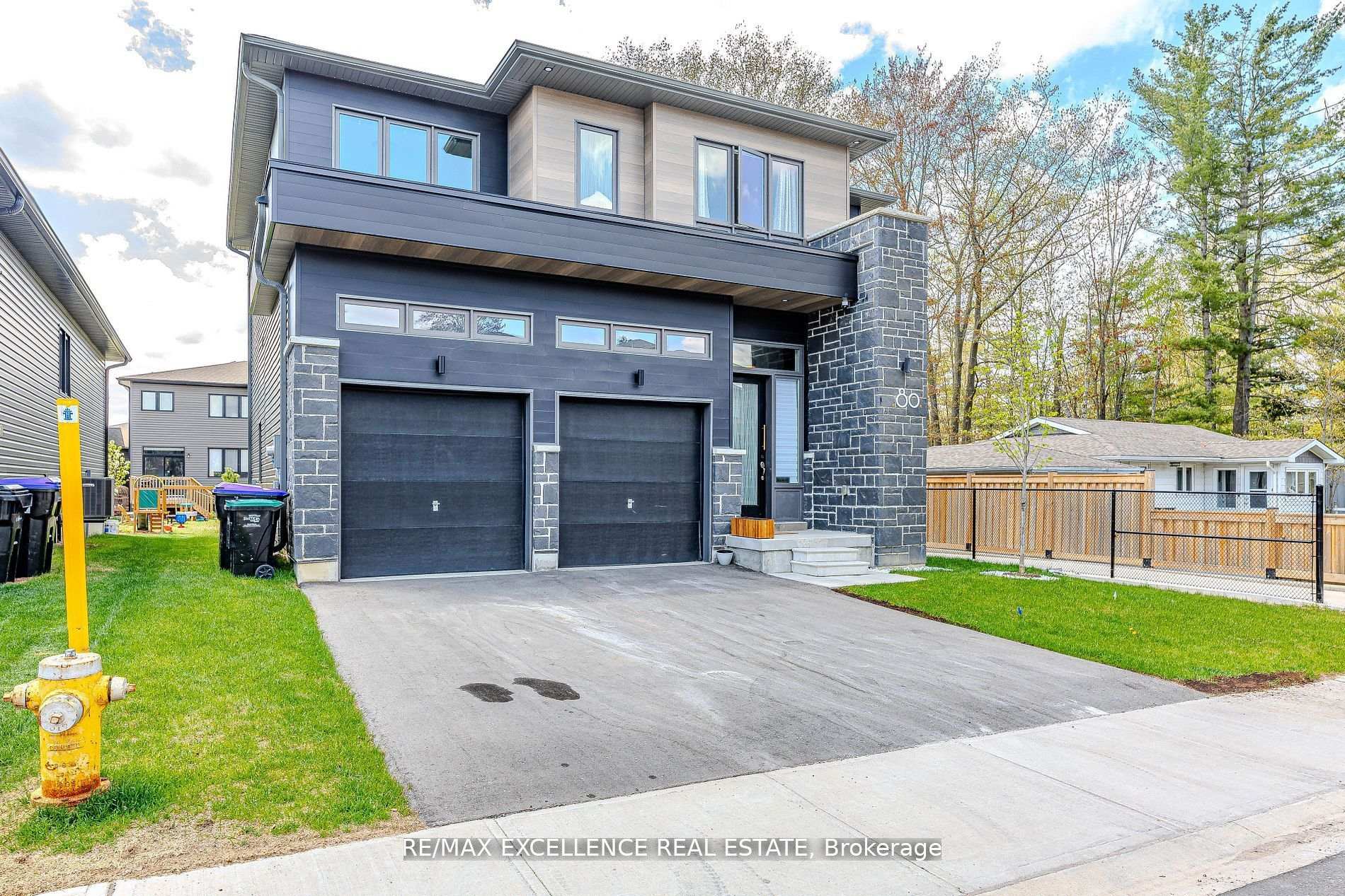80 Berkely Street Wasaga Beach Ontario Canada Sale residential DEV PATEL RE/MAX EXCELLENCE REAL ESTATE., BROKERAGE*