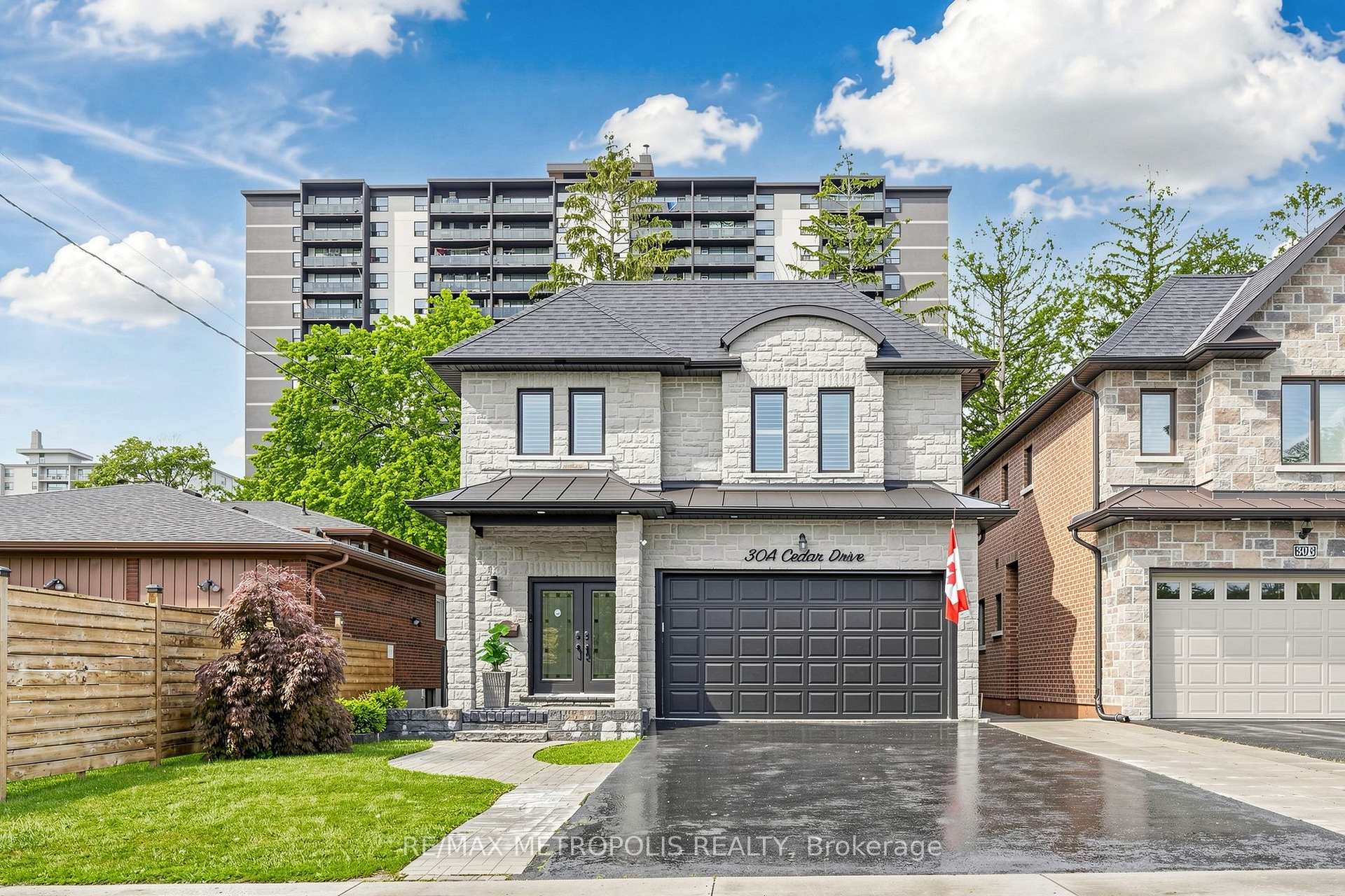 30A Cedar Drive Toronto Ontario Canada Sale residential Dushan Nithiyanantham RE/MAX Metropolis Realty Brokerage*