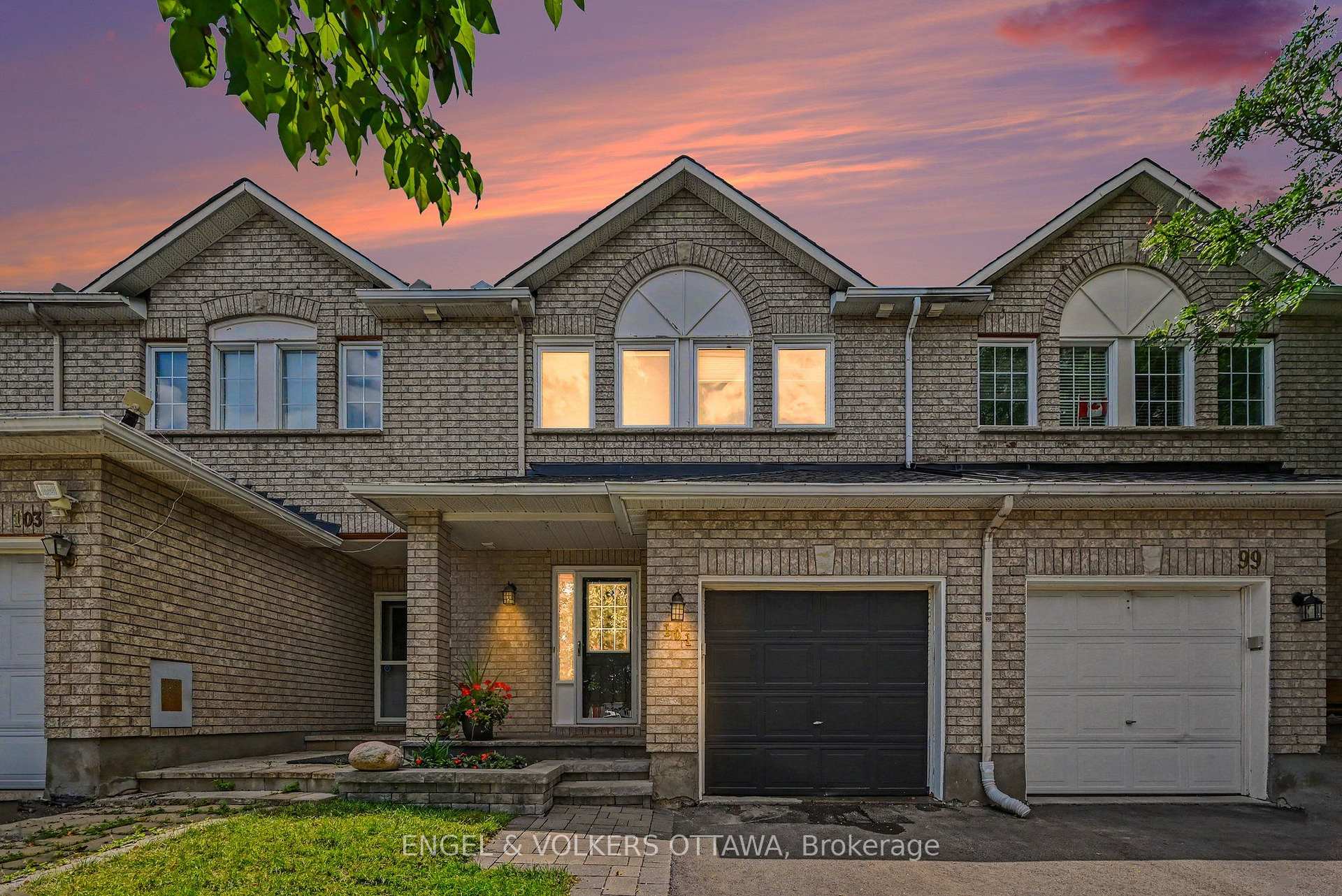 101 Margrave Avenue Ottawa Ontario Canada Sale residential Angelika Rosato Right at Home Realty, Brokerage*