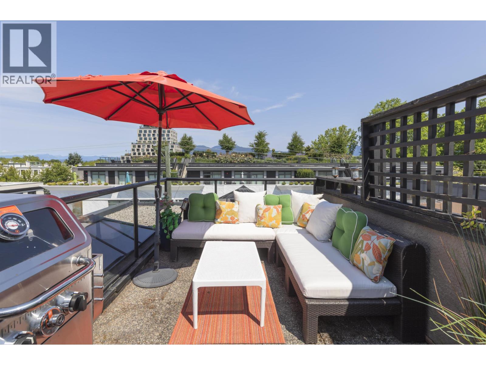 301 3673 W 11TH AVENUE Vancouver British Columbia Canada Sale residential First Stay Realty Inc.
