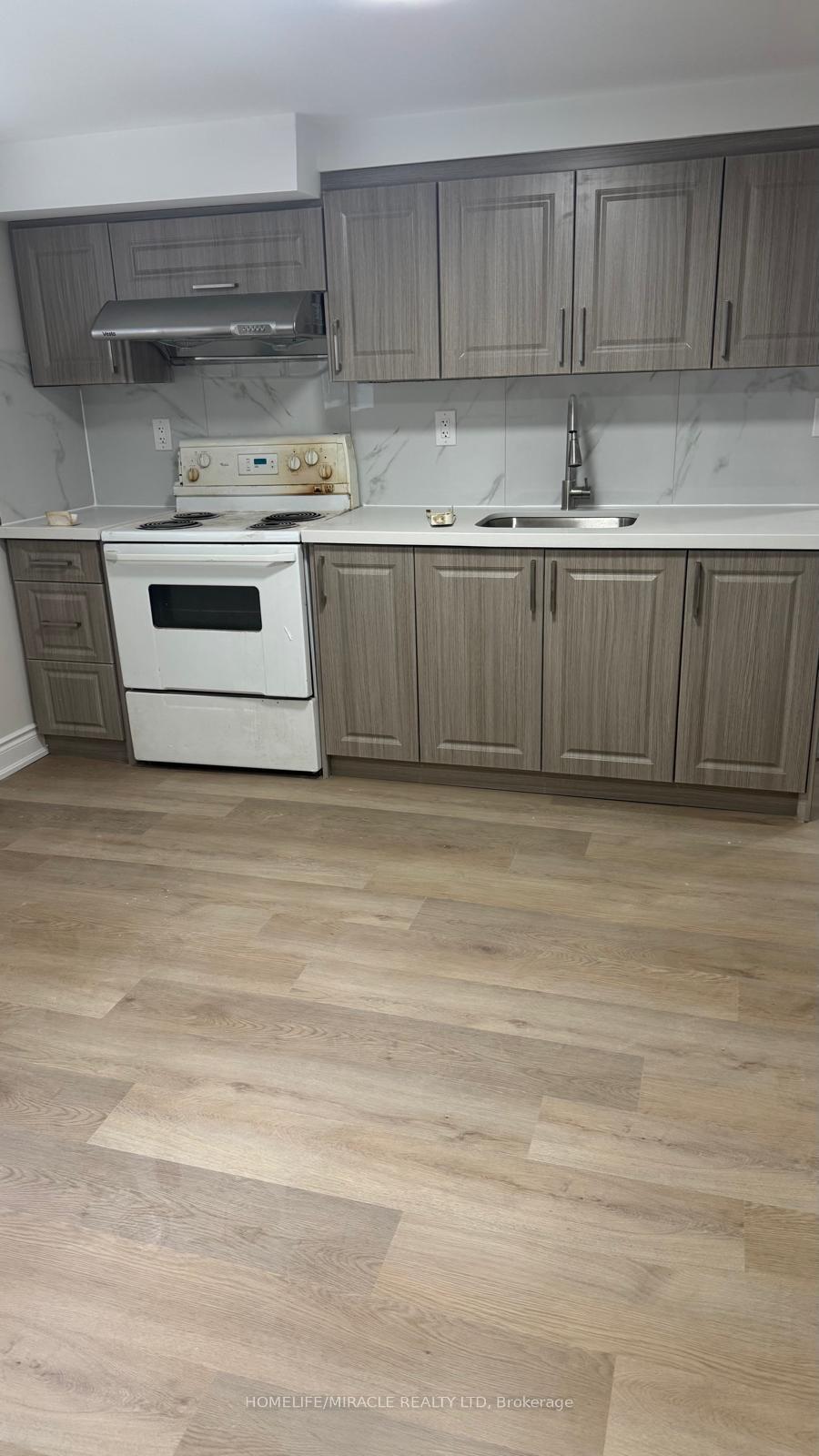 6 Kitson Drive Toronto Ontario Canada Rent residential Mario Angel HomeLife/Miracle Realty Ltd., Brokerage *