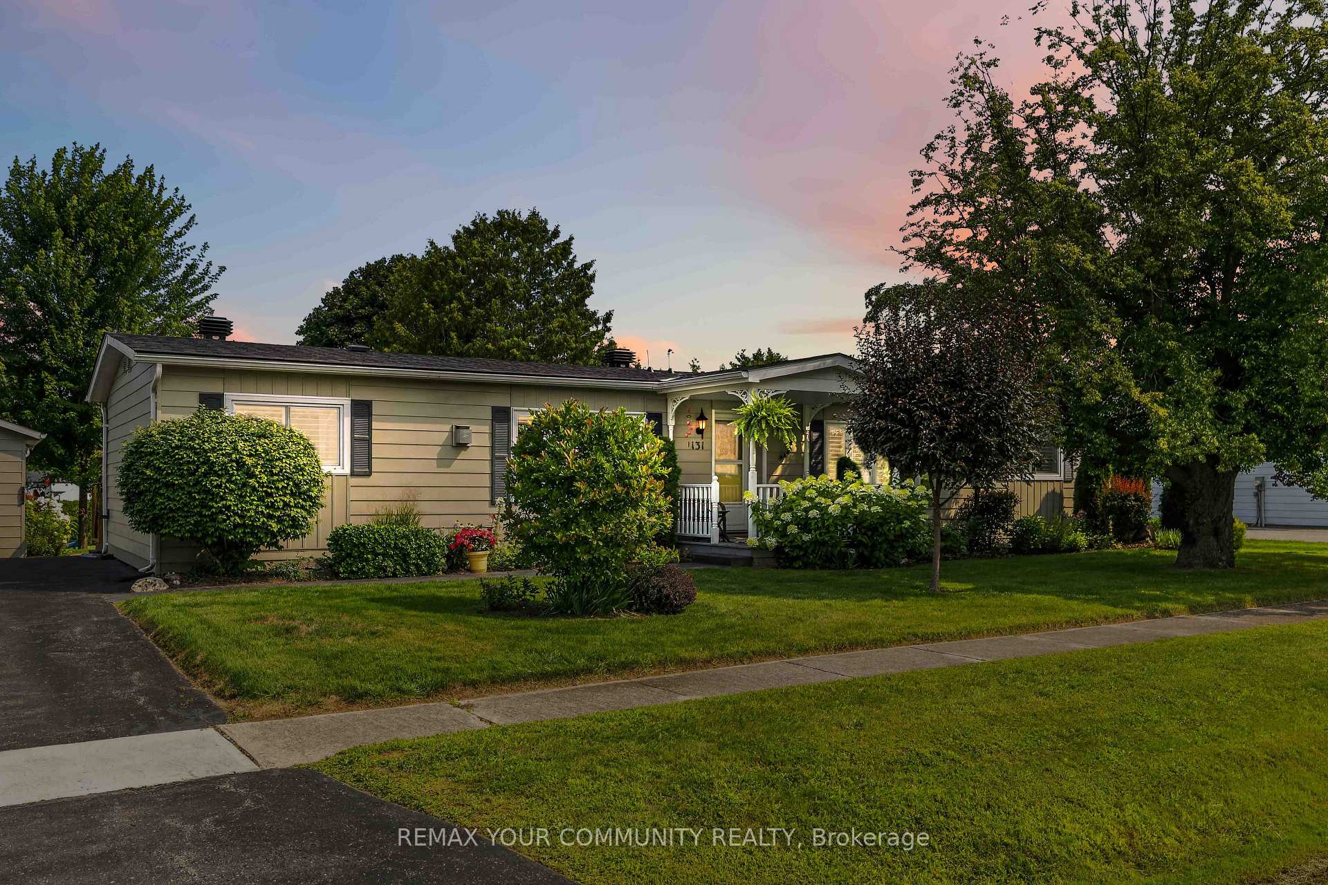 131 Roxanna Drive Georgina Ontario Canada Sale residential Opal Hustins, ASA, AEA Re/Max YOUR COMMUNITY REALTY