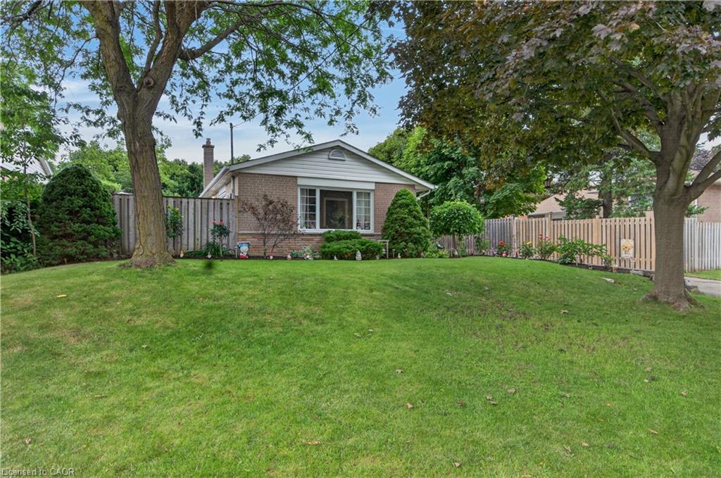 3 Cumbrian Court Brampton Ontario Canada Sale residential   HomeLife Paramount Realty, Brokerage