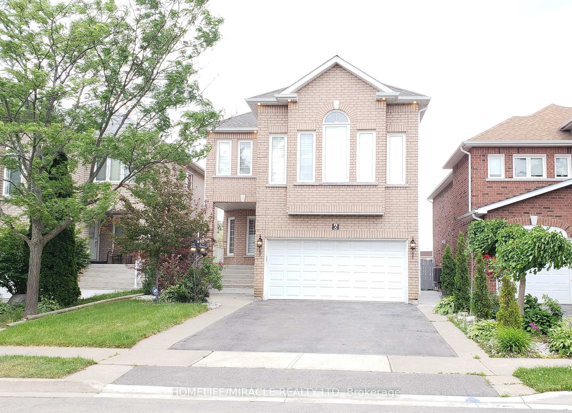 6 Sweet Briar Lane Brampton Ontario Canada Rent residential Vivek Abhi HomeLife/Miracle Realty Ltd, Brokerage *