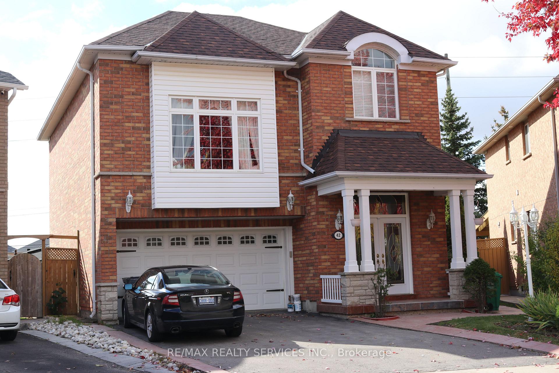 42 Brambirch Crescent Brampton Ontario Canada Rent residential Gurmukh Gill RE/MAX Realty Services Inc., Brokerage*
