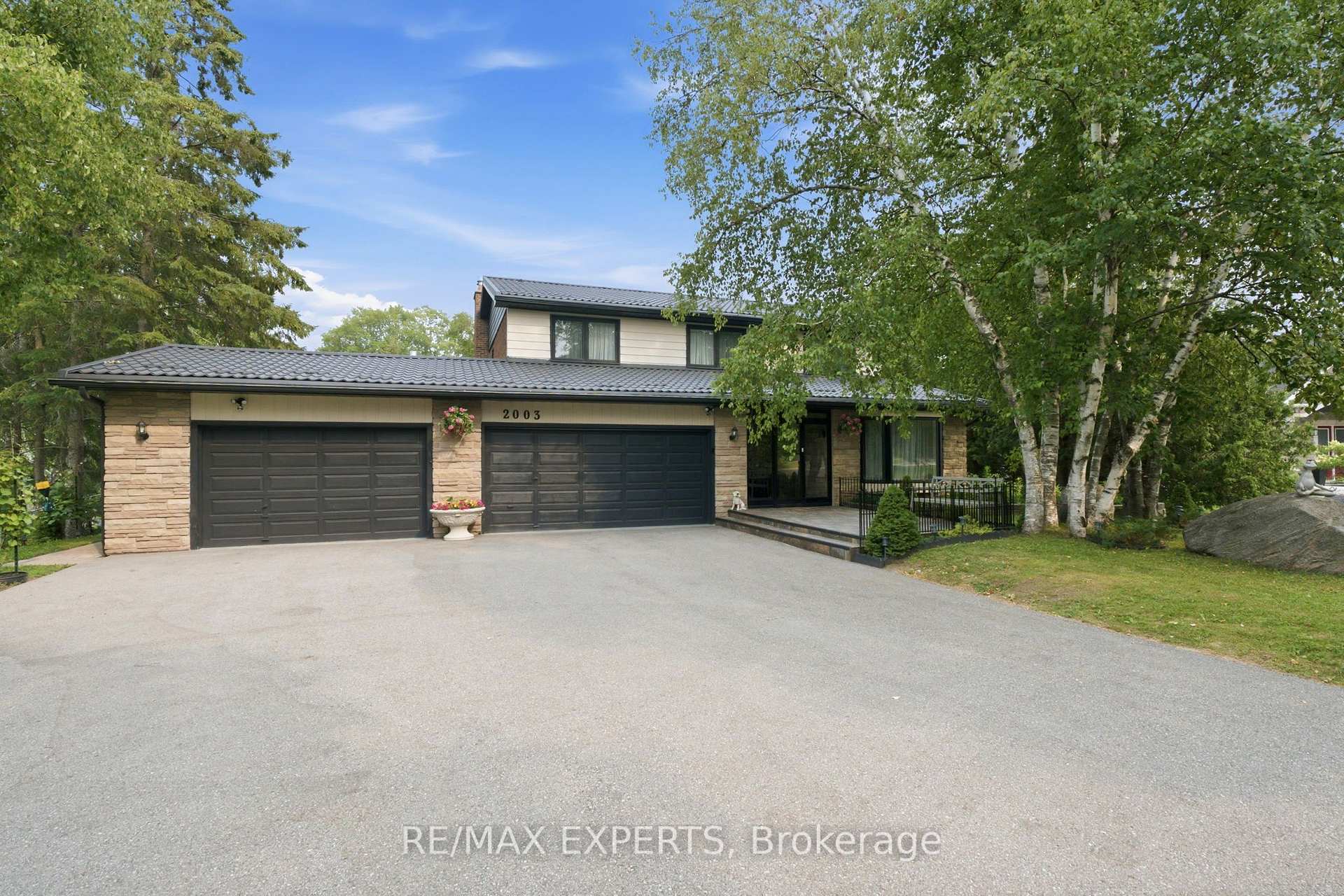 2003 Grand Vista Court Innisfil Ontario Canada Sale residential NIHAD HAZBOUN Re/Max Experts, Brokerage*