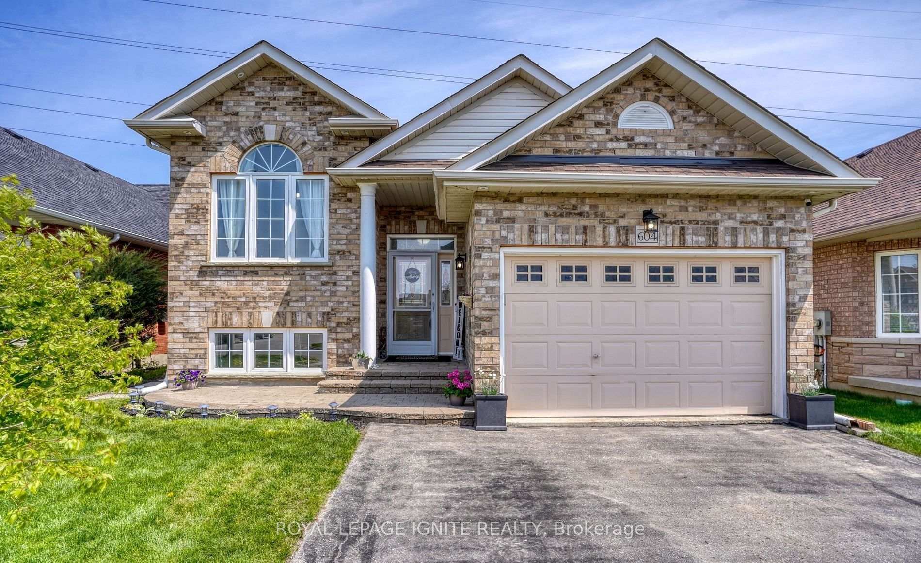 604 Woodmount Crescent Oshawa Ontario Canada Rent residential Rosa Borlido Royal LePage Ignite Realty Brokerage*