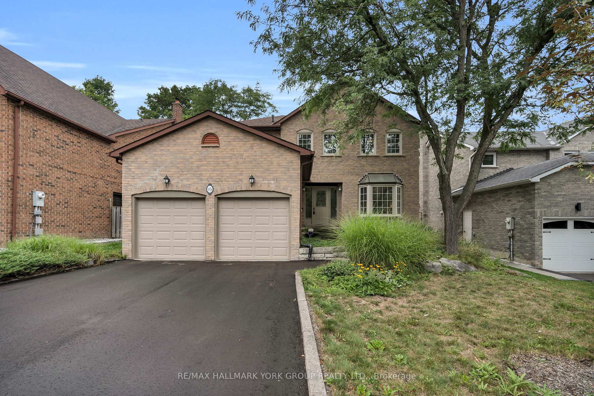 95 Gilbank Drive Aurora Ontario Canada Sale residential Reza Bahmani RE/MAX Hallmark York Group Realty Ltd., Brokerage