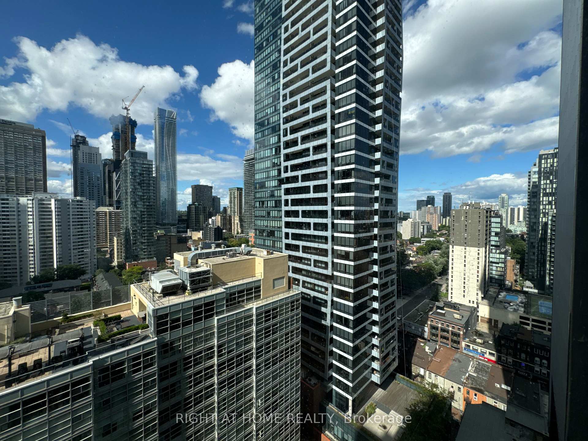 2407 - 24 Wellesley Street W Toronto Ontario Canada Rent residential Lee Grandchamp Ermir Kape Right at Home Realty, Brokerage*