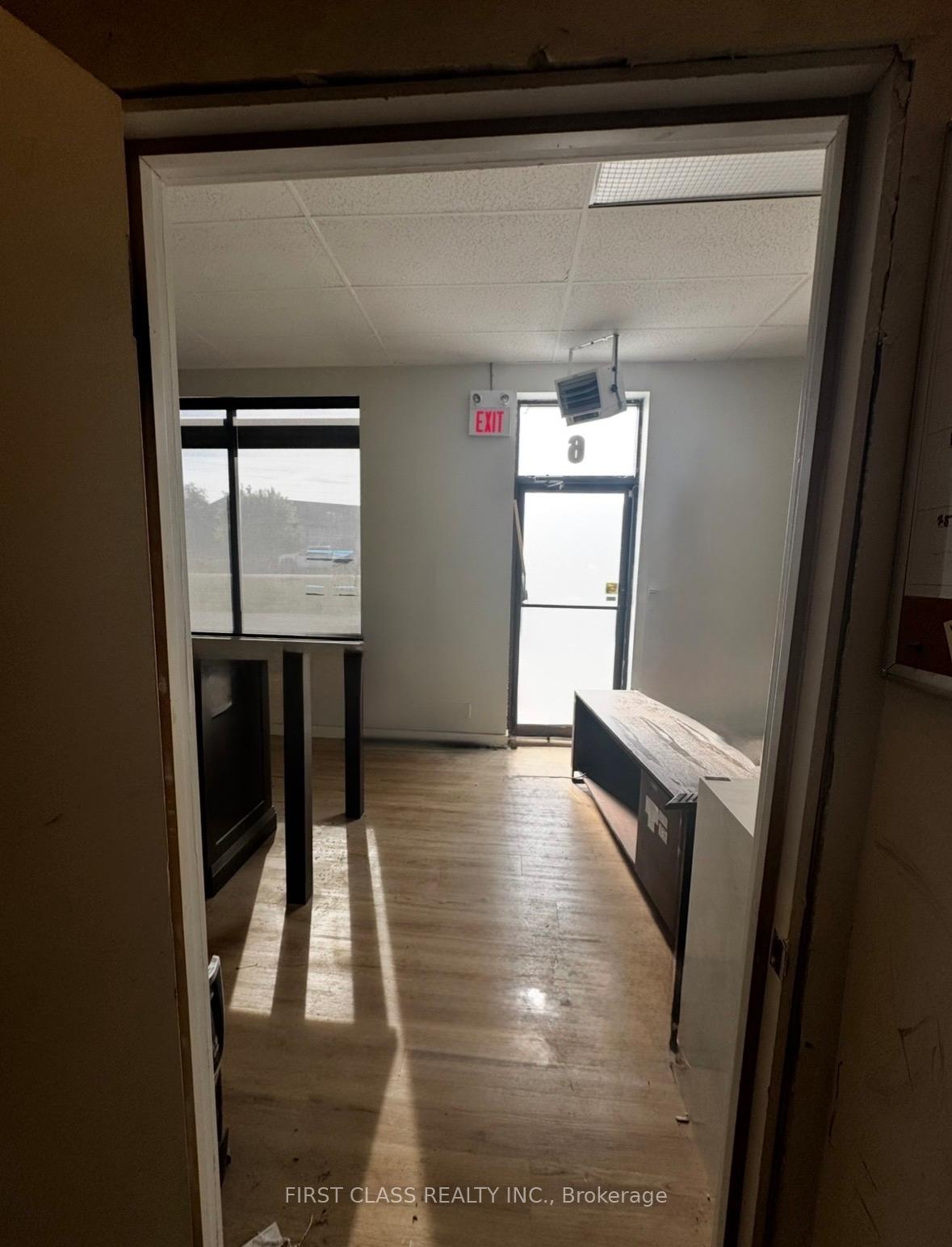 6 Industrial Court Bradford West Gwillimbury Ontario Canada Lease commercial Ronald Huang FIRST CLASS REALTY INC. Brokerage* 
