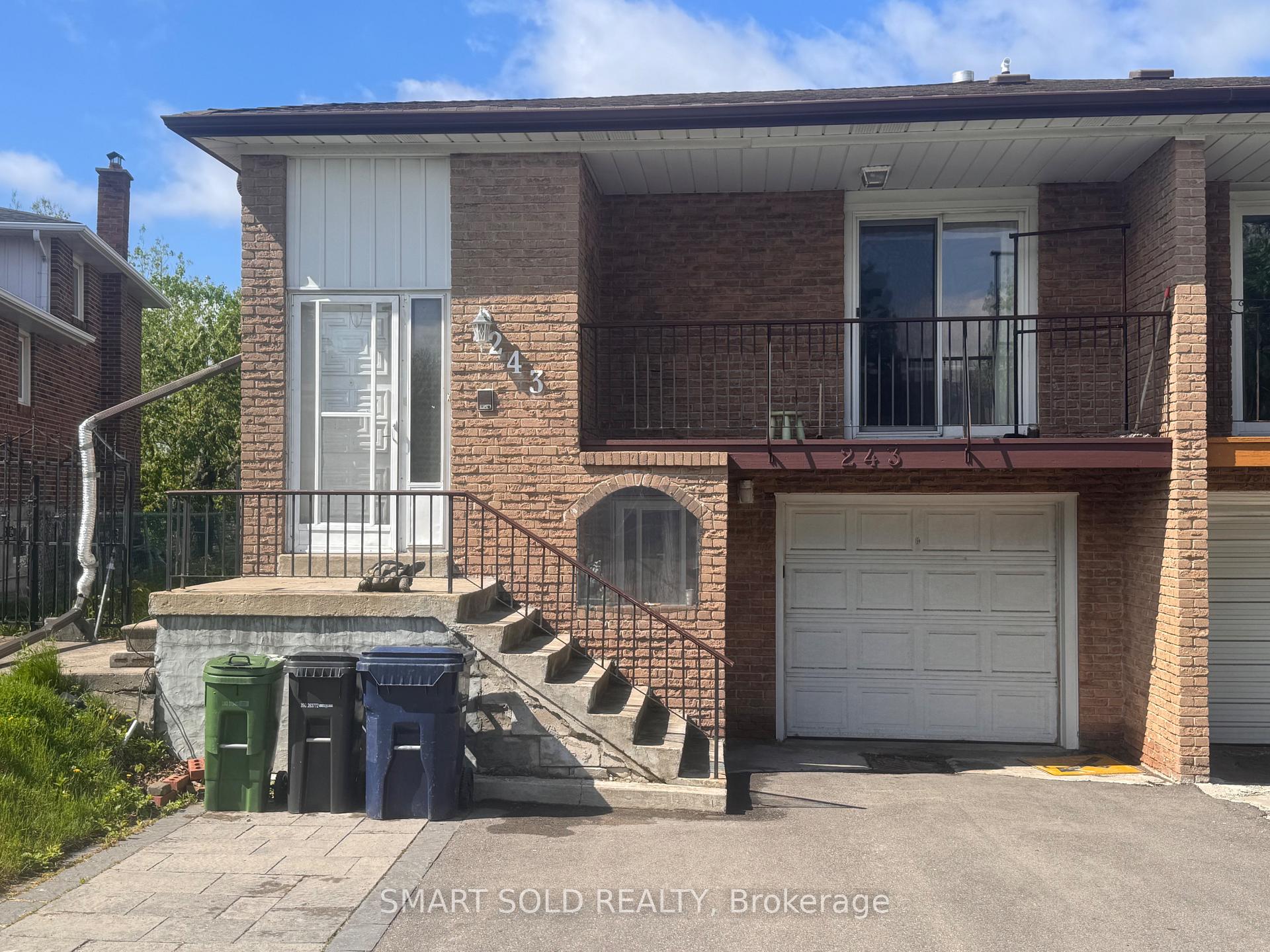243 Shawnee Circle Toronto Ontario Canada Rent residential Steffen Hugo Right at Home Realty, Brokerage*