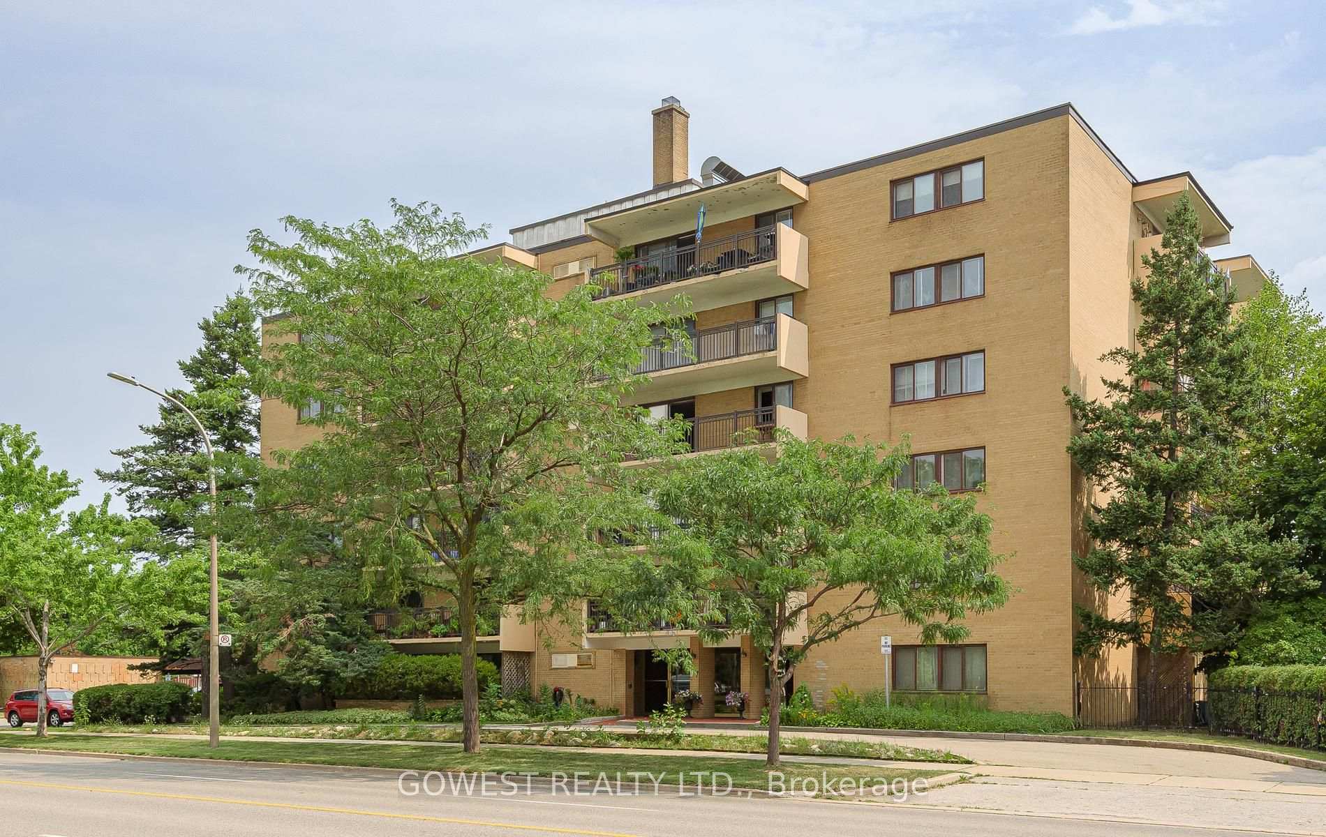 502 - 557 The East Mall Toronto Ontario Canada Sale residential MILA GAWRYSIAK GoWest Realty Ltd., Brokerage *