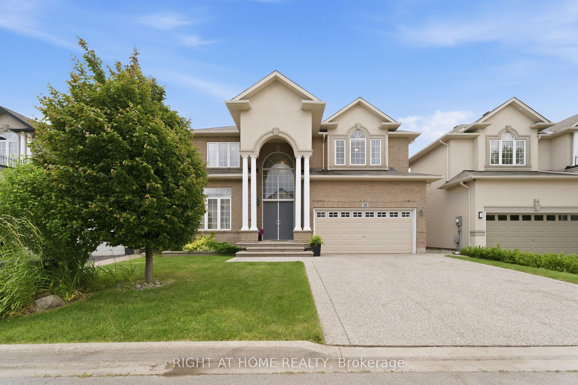 38 Weaver Drive Hamilton Ontario Canada Sale residential Guido Bernal Right at Home Realty, Brokerage*