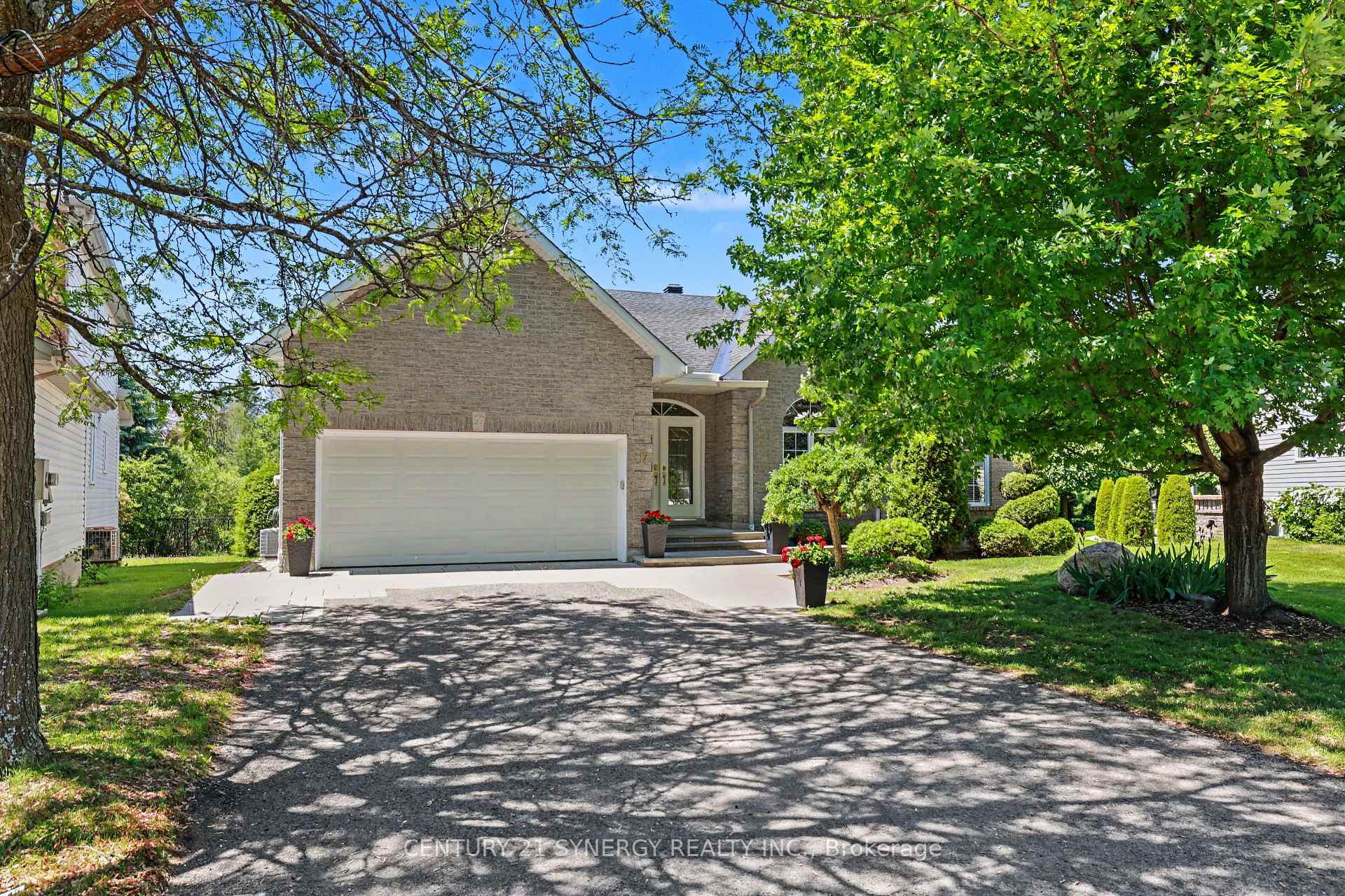 17 Warnock Court Ottawa Ontario Canada Sale residential Spinder Hundal Right at Home Realty, Brokerage*