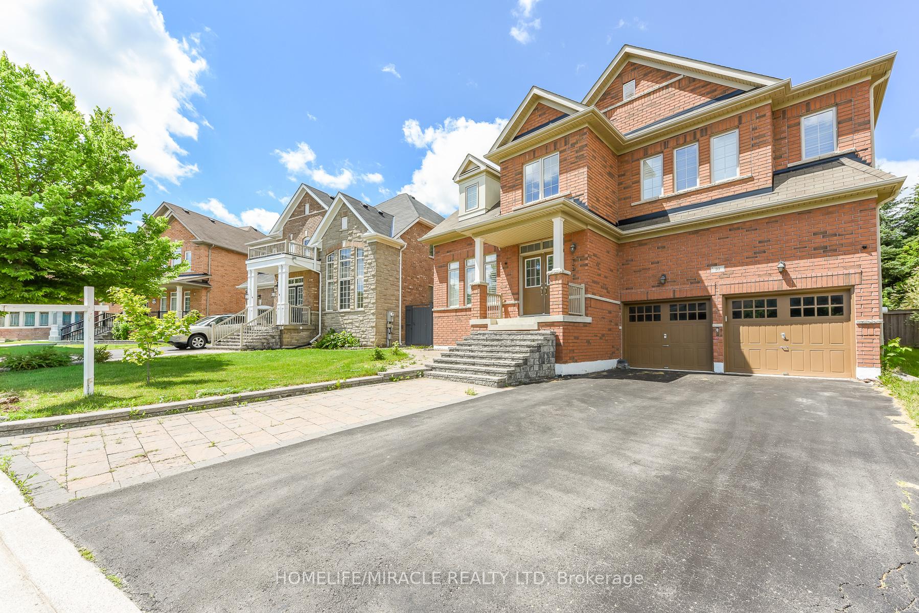 10 Danfield Court Brampton Ontario Canada Sale residential Navdeep Gill HomeLife/Miracle Realty Ltd, Brokerage *