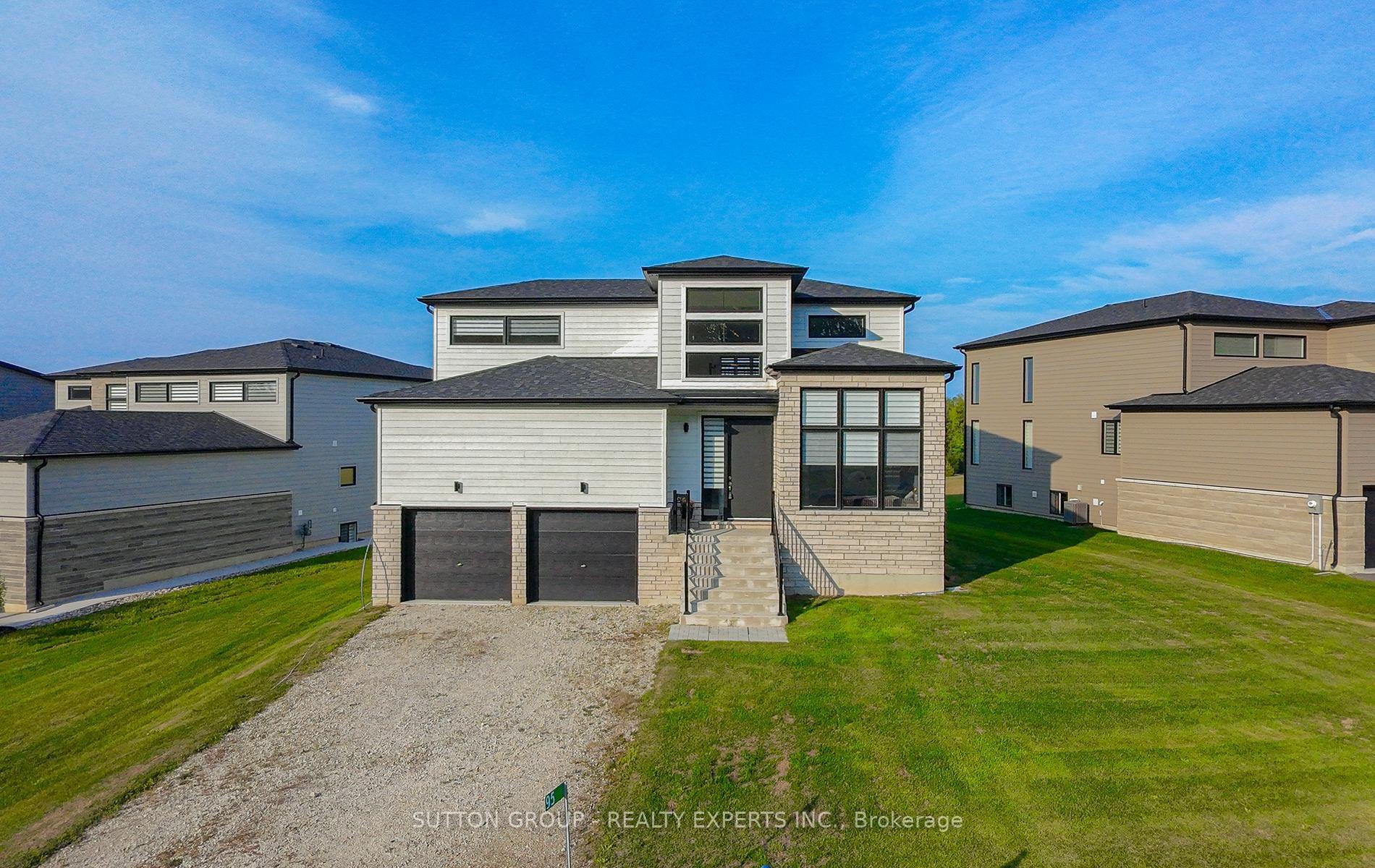 95 Goldie Court Blue Mountains Ontario Canada Sale residential Tejpal Sidhu Sutton Group- Realty Experts Inc.