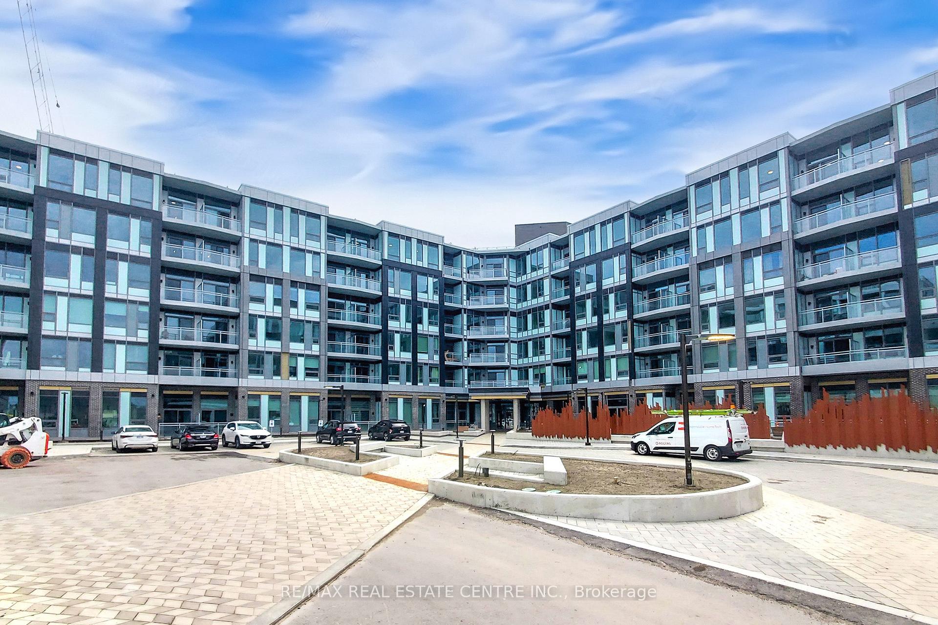 549 - 2501 Saw Whet Boulevard N Oakville Ontario Canada Rent residential Oliver Teekah RE/MAX Real Estate Centre Inc., Brokerage*