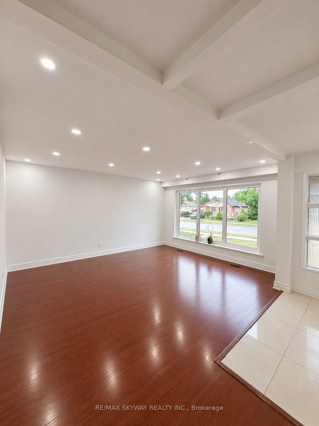 40 Dorward Drive Toronto Ontario Canada Rent residential Steffen Hugo Right at Home Realty, Brokerage*