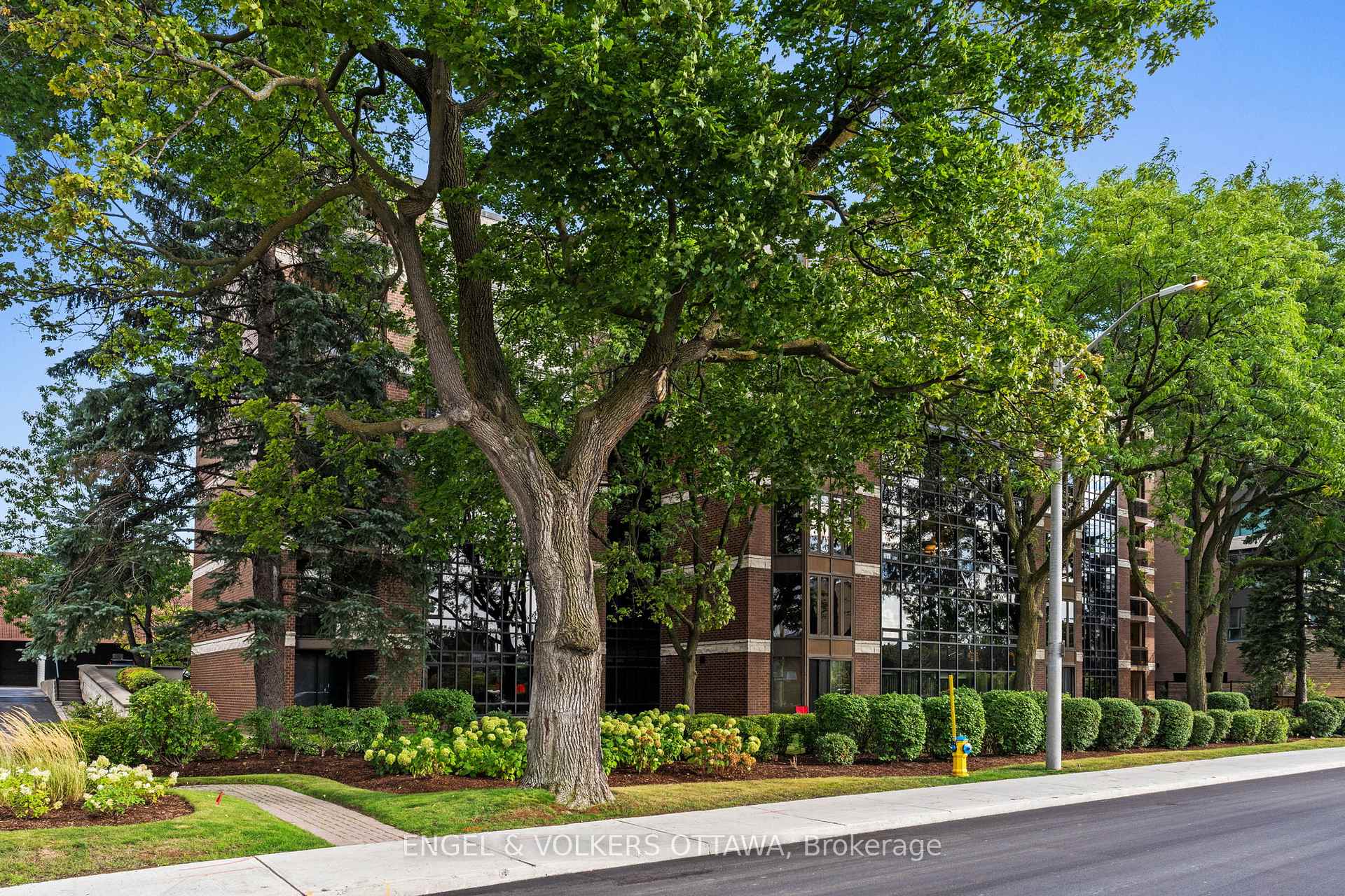 406 - 111 Echo Drive Ottawa Ontario Canada Sale residential   Royal LePage Performance Realty, Brokerage *