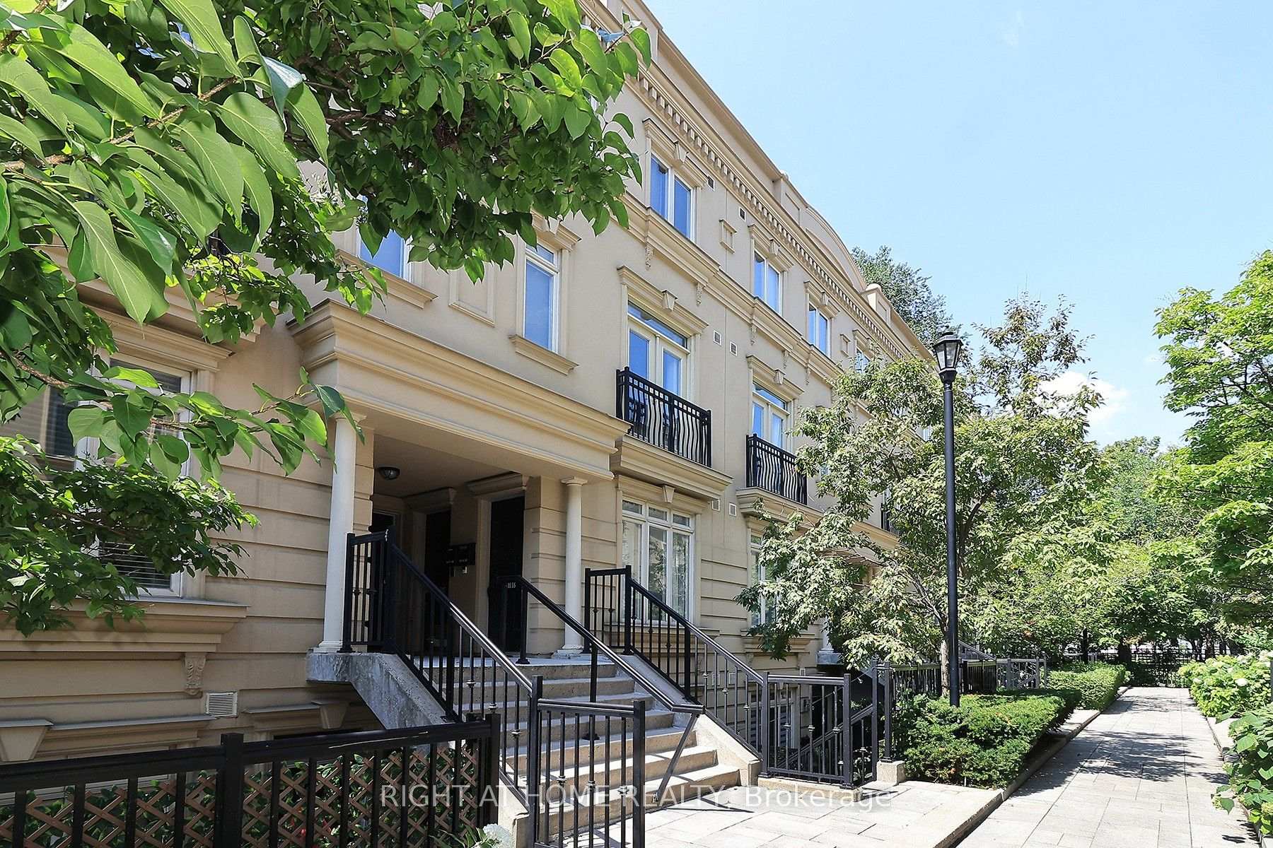 19 - 88 Carr Street Toronto Ontario Canada Sale residential Jude Rahmouni Right at Home Realty, Brokerage*