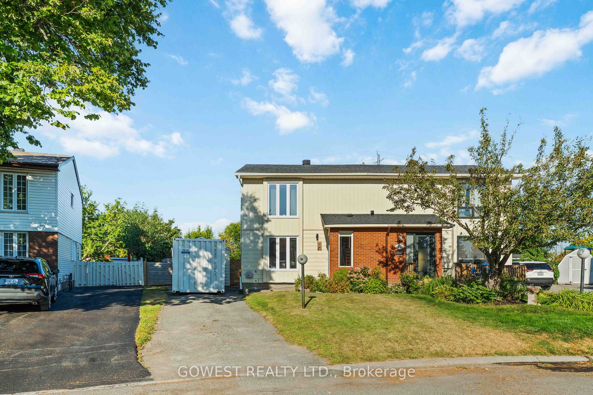 94 Fieldgate Drive Ottawa Ontario Canada Sale residential MILA GAWRYSIAK GoWest Realty Ltd., Brokerage *