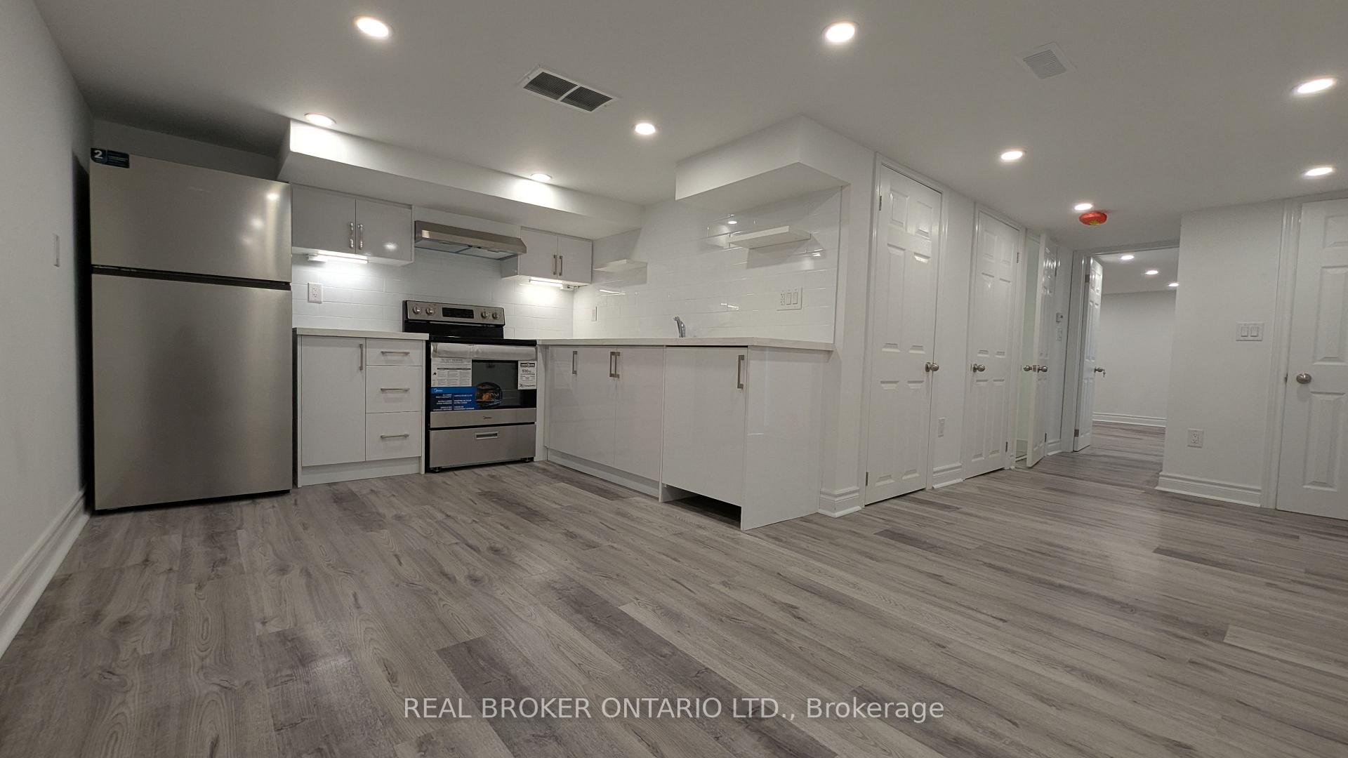 Unit #4 - 1150 Woodbine Avenue Toronto Ontario Canada Rent residential The Spring Team Real Estate
