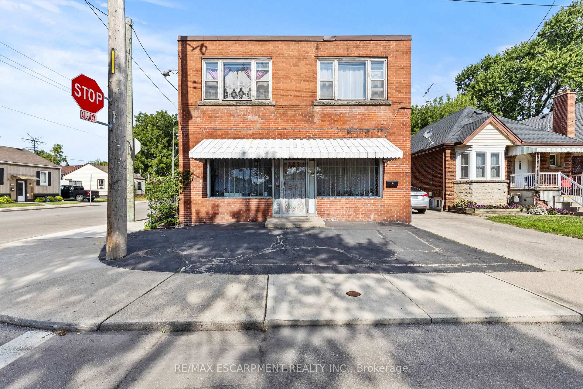 125 TOLTON Avenue Hamilton Ontario Canada Sale commercial The Kazan Realty Group