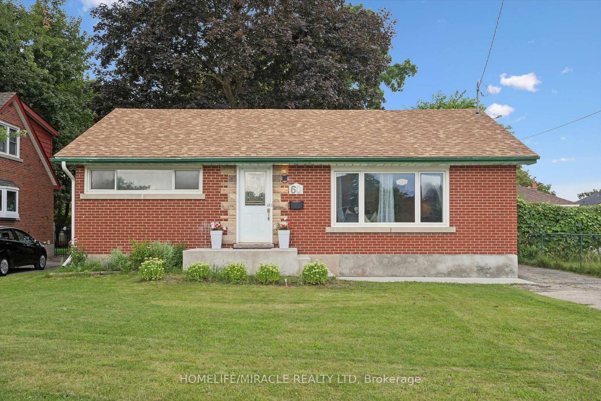 60 Edinburgh Road Kitchener Ontario Canada Sale residential Mario Angel HomeLife/Miracle Realty Ltd., Brokerage *