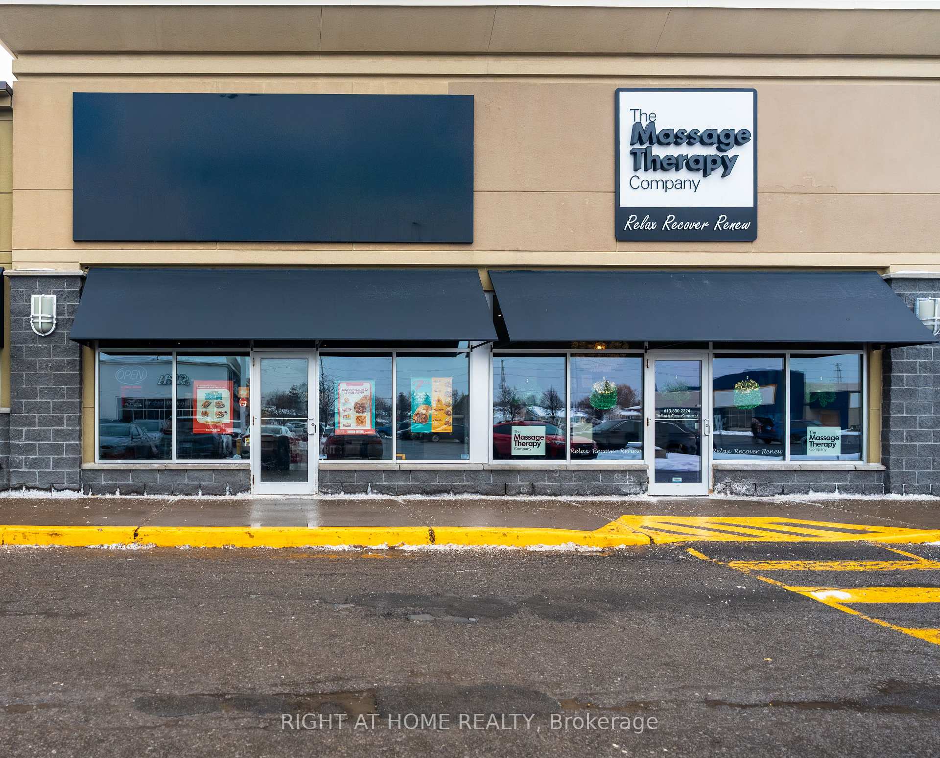E11A - 2020 Lanthier Drive Ottawa Ontario Canada Sale commercial Hesam Azimi Right at Home Realty, Brokerage*