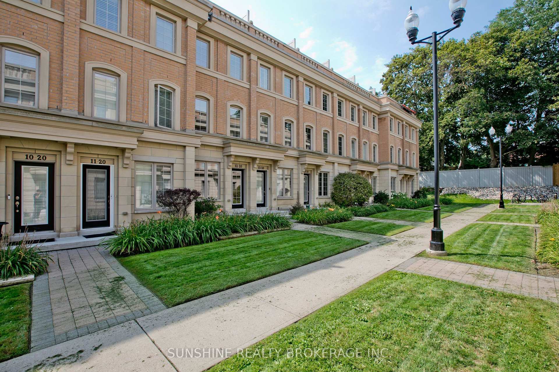 12 - 20 Hargrave Lane Toronto Ontario Canada Sale residential Oleg Chinguirei Sutton Group-Admiral Realty Inc., Brokerage *