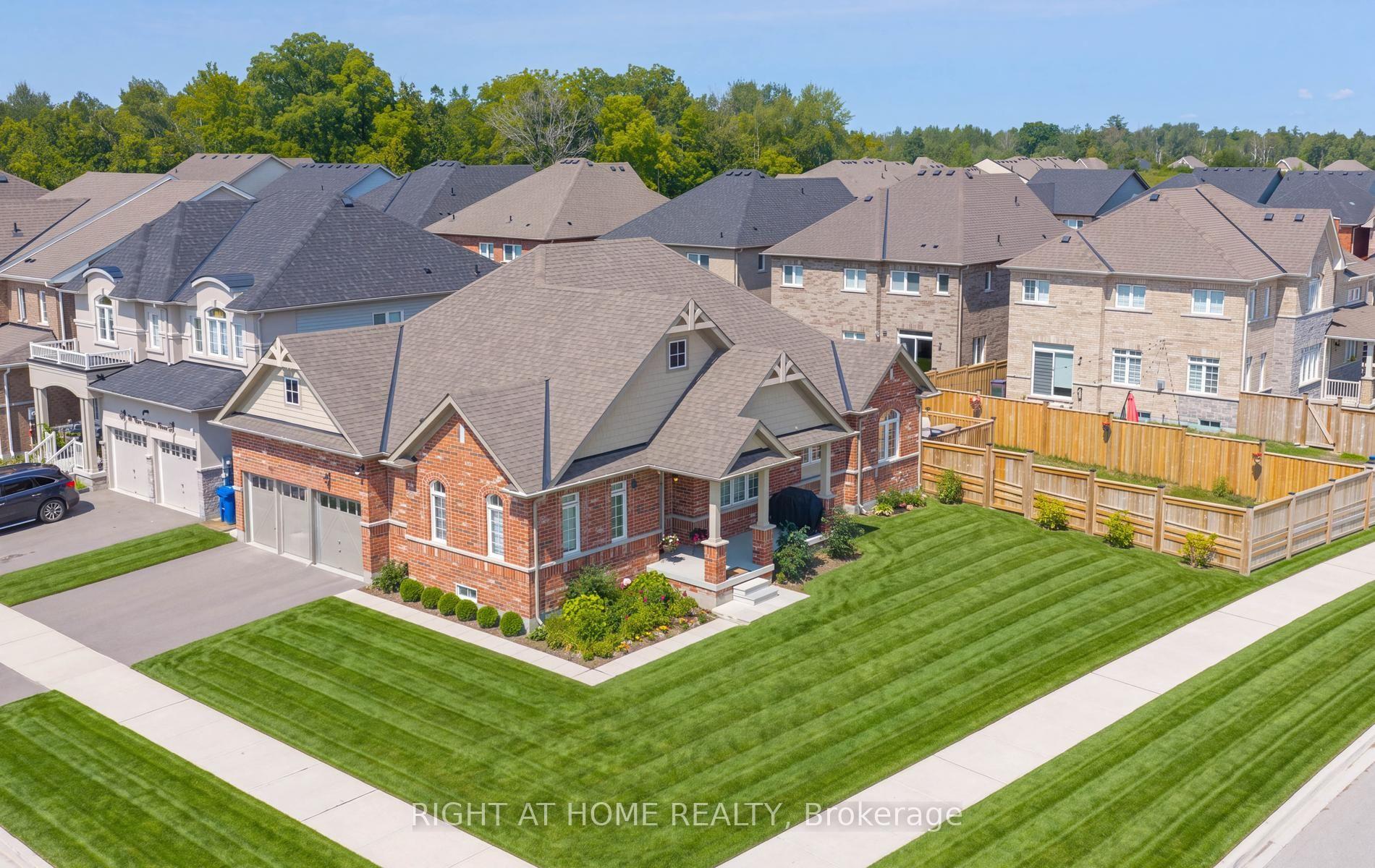2 Cliff Thompson Court Georgina Ontario Canada Sale residential Franca Iafrate Right at Home Realty, Brokerage*