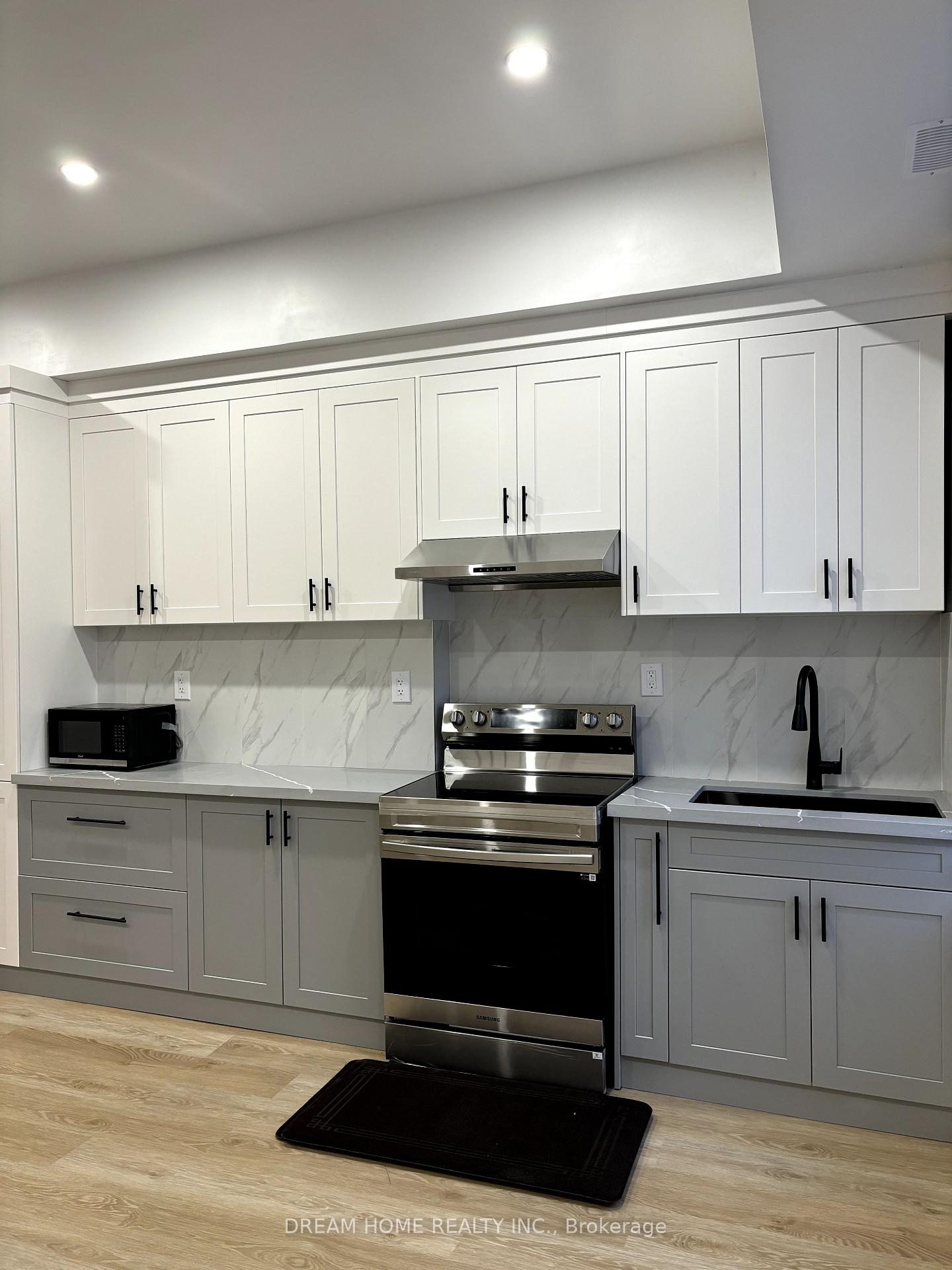 101 - 337 Mutual Street Toronto Ontario Canada Rent residential BABAK BANDARCHI-CHAMKHALEH HomeLife/Bayview Realty Inc., Brokerage*