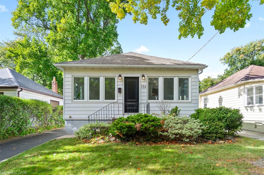 135 Deane Avenue Oakville Ontario Canada Sale residential Miranda Guirguis Square Seven Ontario Realty Brokerage