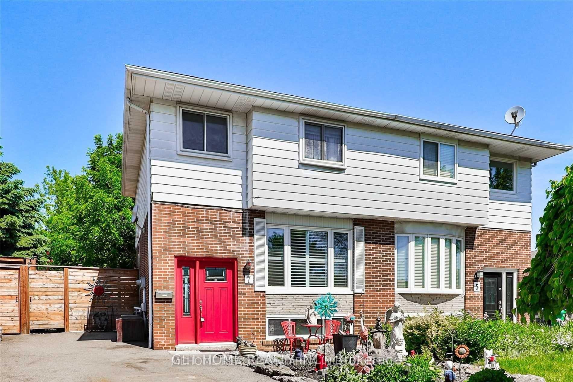 7 Merrydrew Court Mississauga Ontario Canada Sold residential Ruby Malik HomeLife/Miracle Realty Ltd., Brokerage*