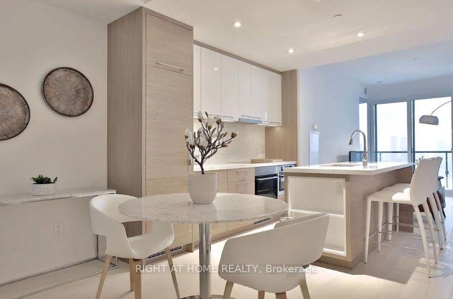 4208 - 488 University Avenue Toronto Ontario Canada Rent residential Rick Spagnuolo Right at Home Realty, Brokerage*