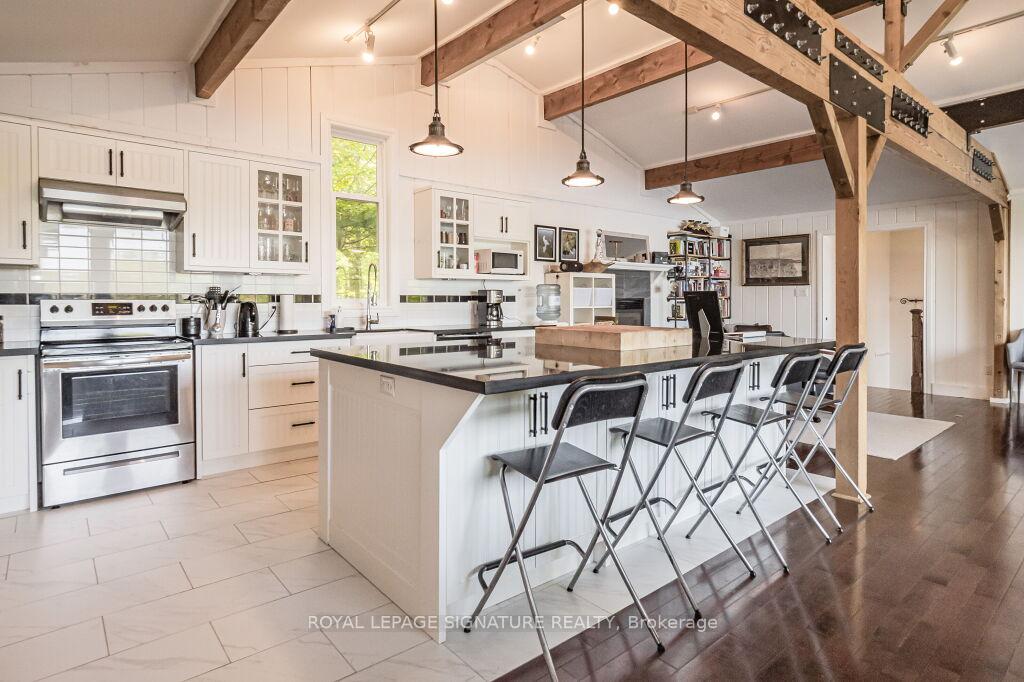 1127 Sunny Lake Road Gravenhurst Ontario Canada Rent residential Stuart Clapham Royal LePage Signature Realty, Brokerage *