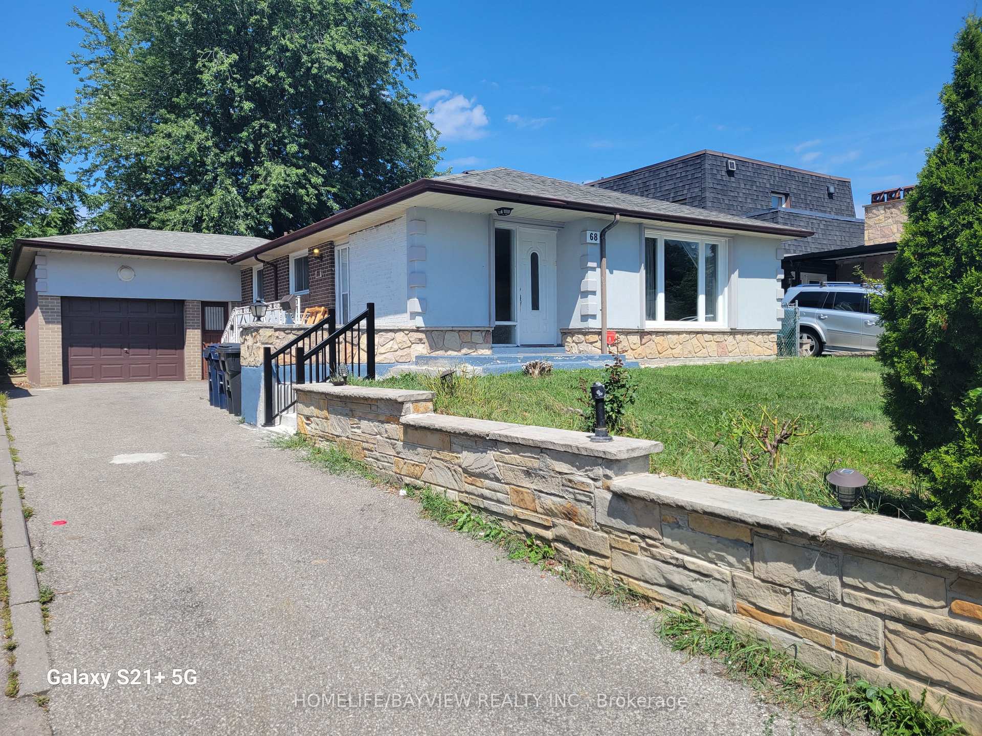 68 Broadoaks(main floor only) Dr Toronto Ontario Canada Rent residential TOM DIMAS HomeLife/Bayview Realty Inc., Brokerage*