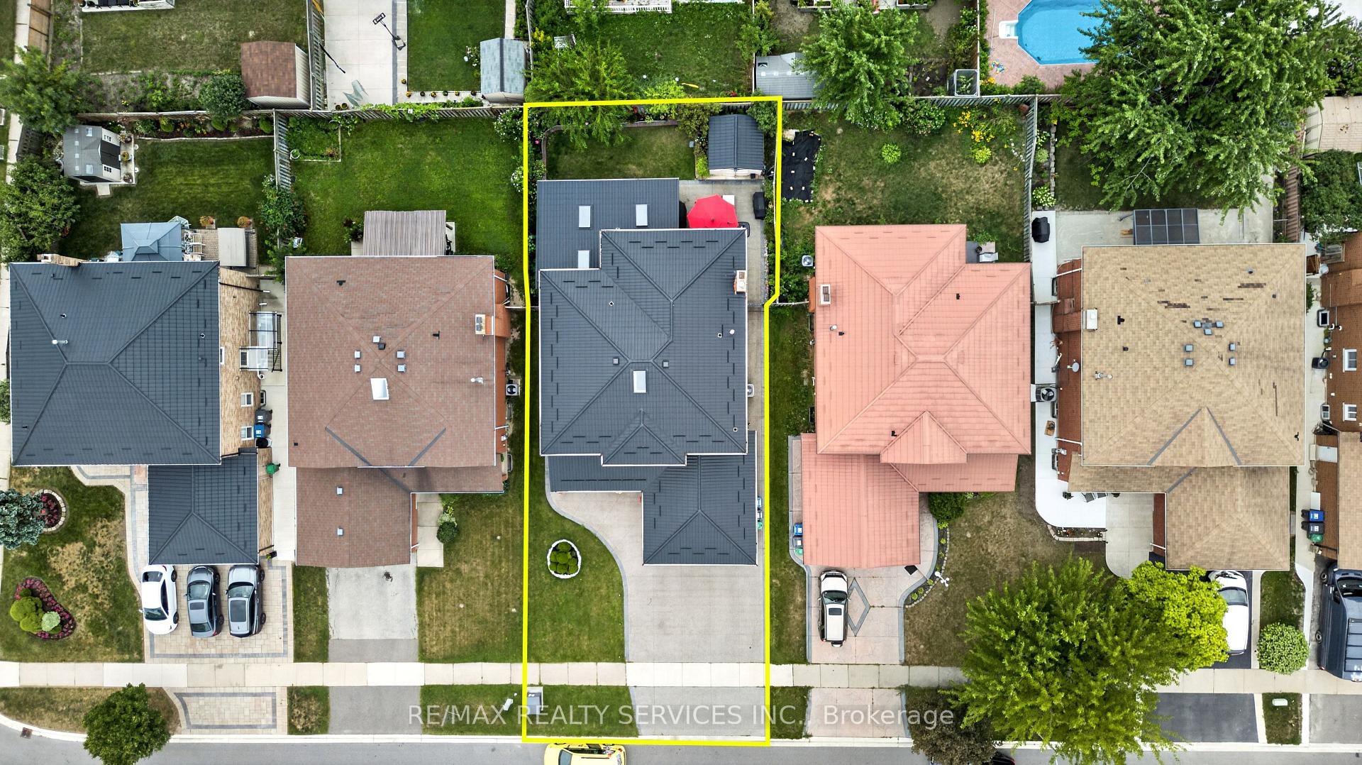 21 Newport Street Brampton Ontario Canada Sale residential CJ Singh RE/MAX Realty Services Inc., Brokerage*