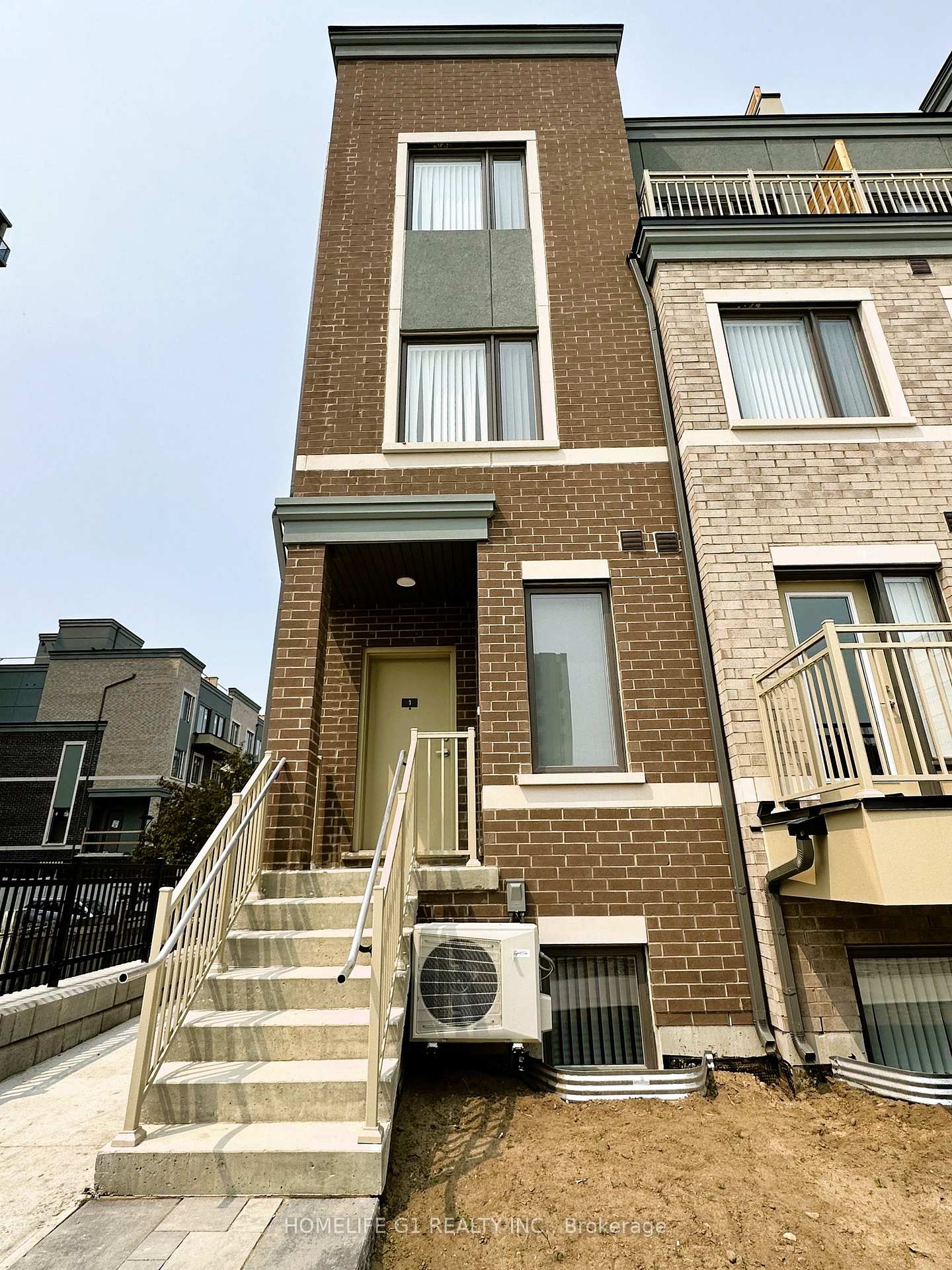 1 - 260 Twelfth Street Toronto Ontario Canada Rent residential Khawar Bashir HomeLife G1 Realty Inc., Brokerage*