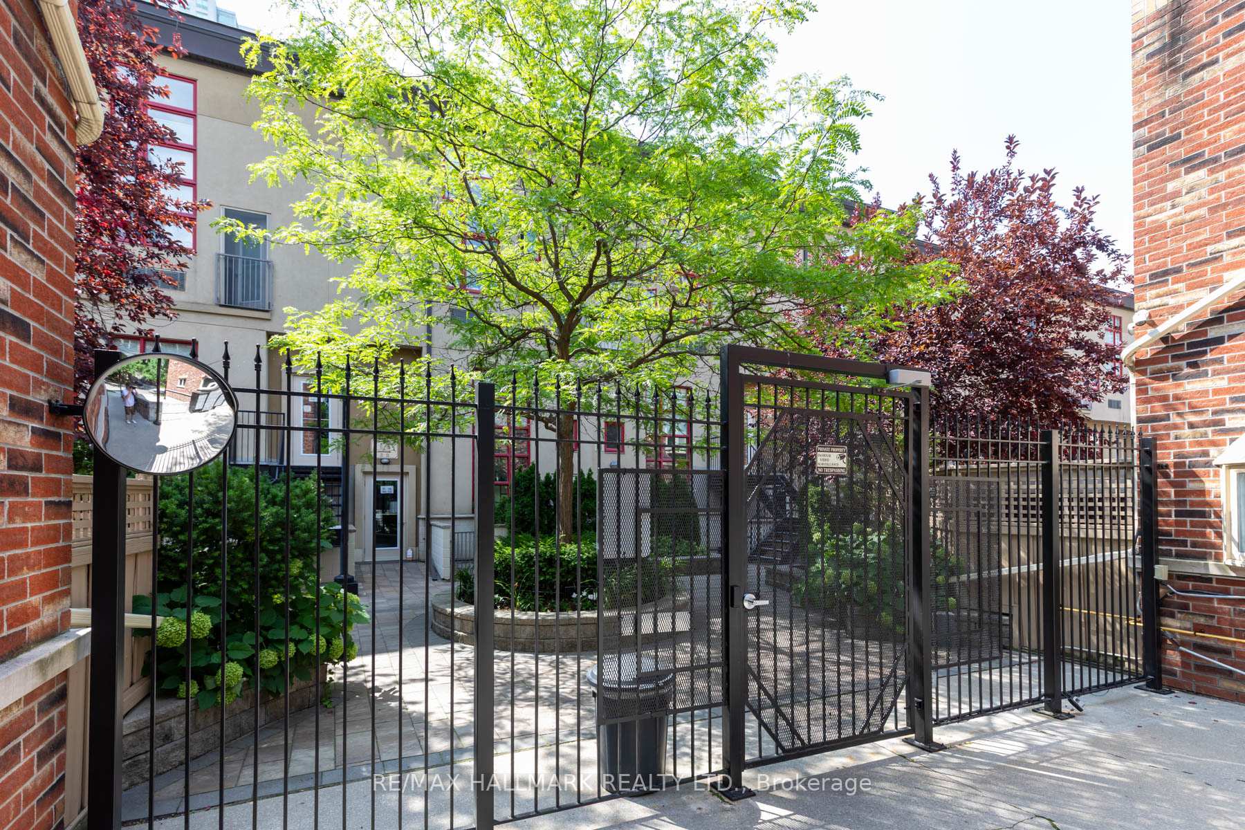 314 - 21 Earl Street Toronto Ontario Canada Sale residential Natasha Niles Century 21 Signature Service