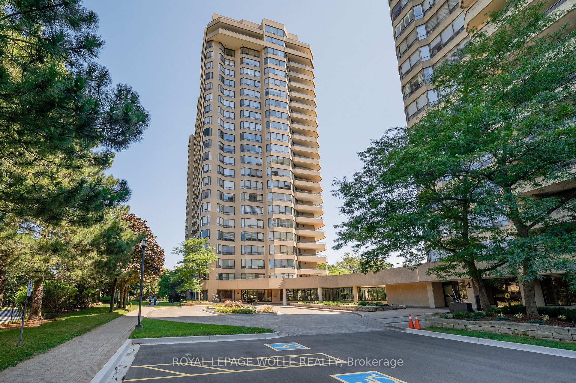 802 - 6 Willow Street Waterloo Ontario Canada Sale residential NICOLE POHL RE/MAX Twin City Realty Inc., Brokerage*