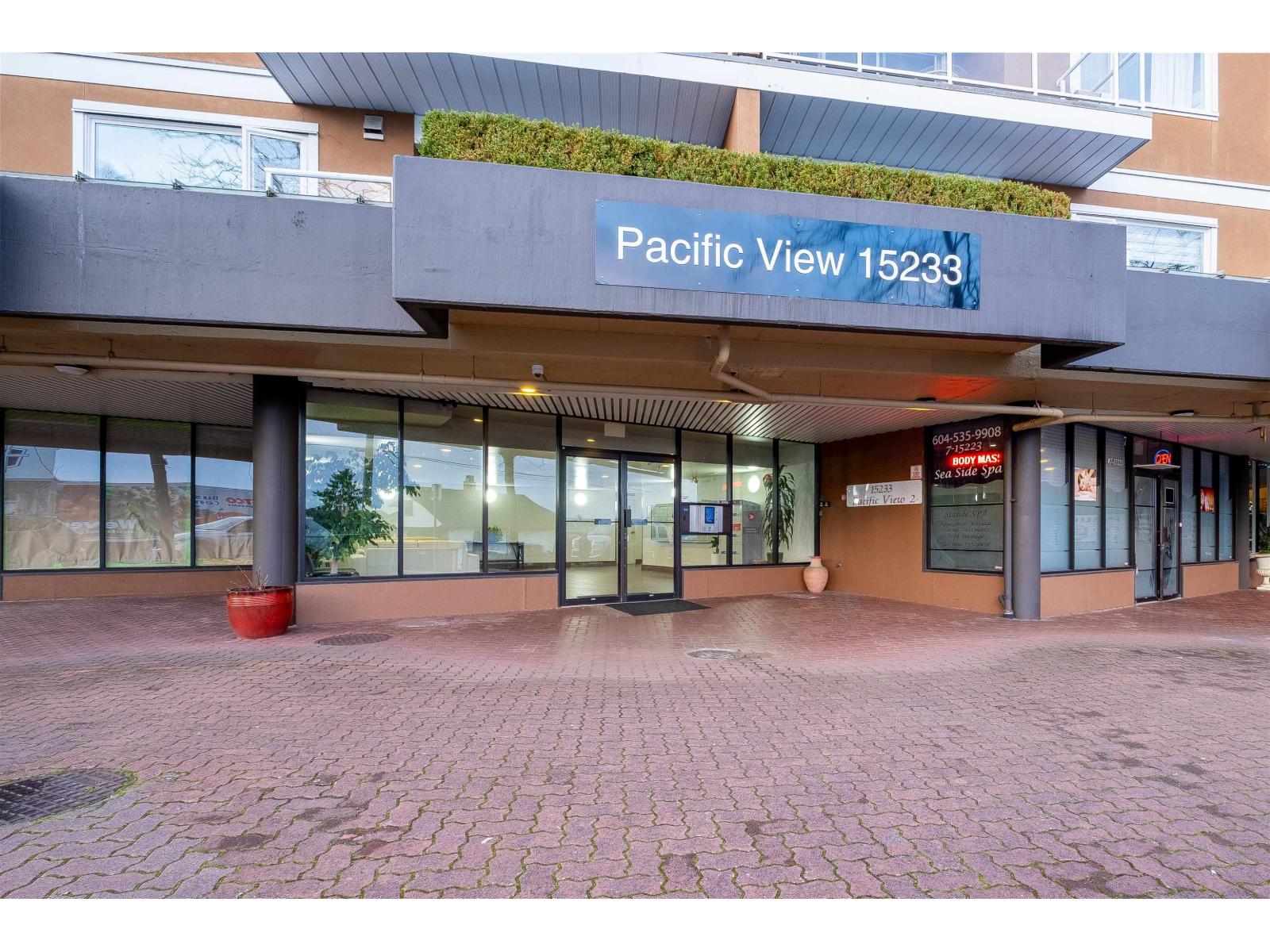 108 15233 PACIFIC AVENUE White Rock British Columbia Canada Sale residential Rimpy Bal HomeLife Benchmark Realty Corp.