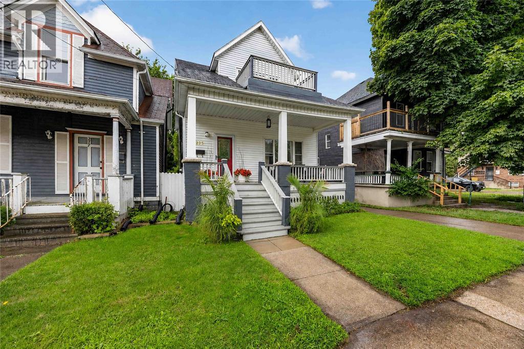 215 GEORGE STREET Sarnia Ontario Canada Sale residential Kevin Thompson RE/MAX PRIME PROPERTIES UNIQUE GROUP, BROKERAGE