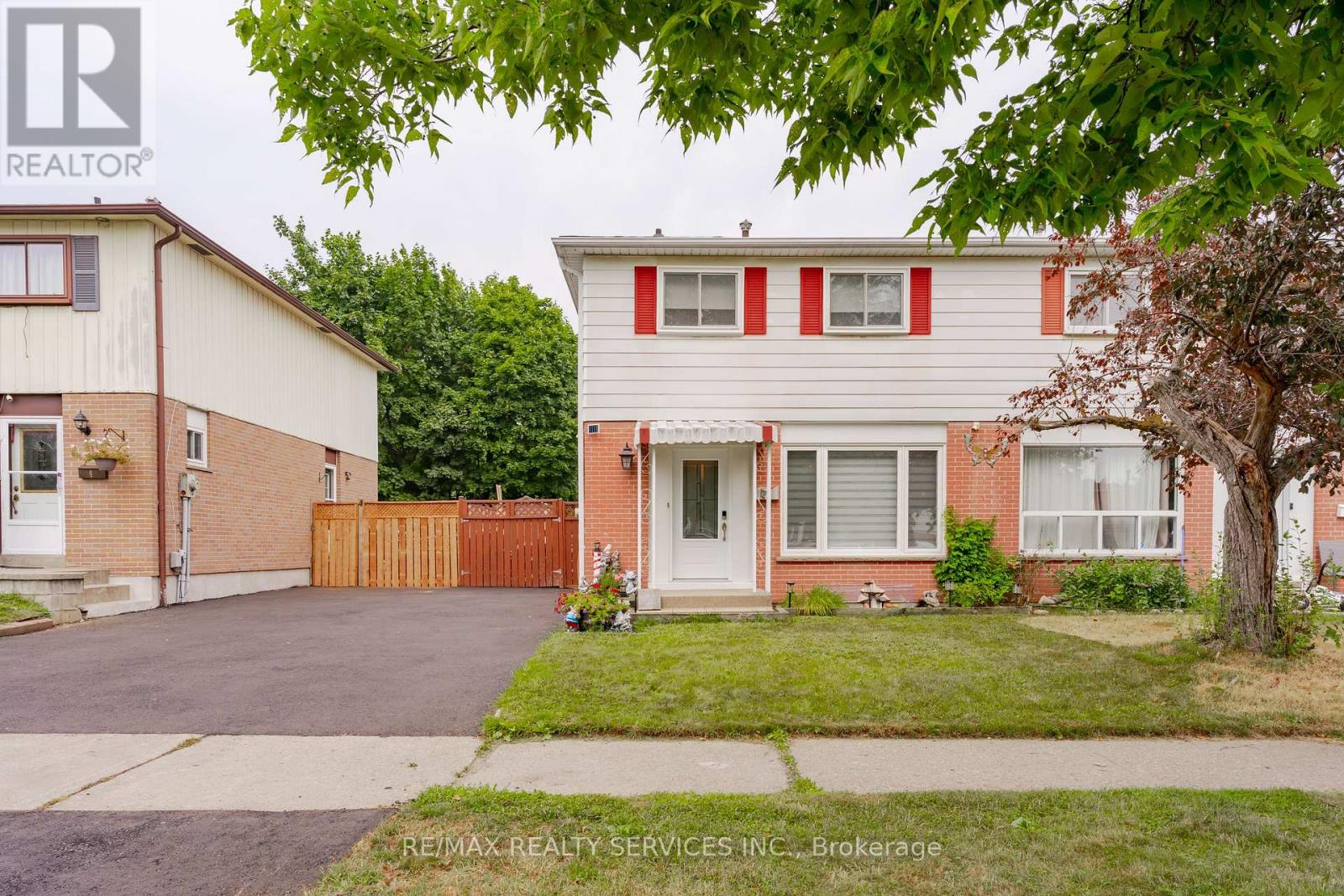 6 Lauderdale Road Brampton Ontario Canada Sale residential Lets talk Real Estate RE/MAX Realty Services Inc., Brokerage*