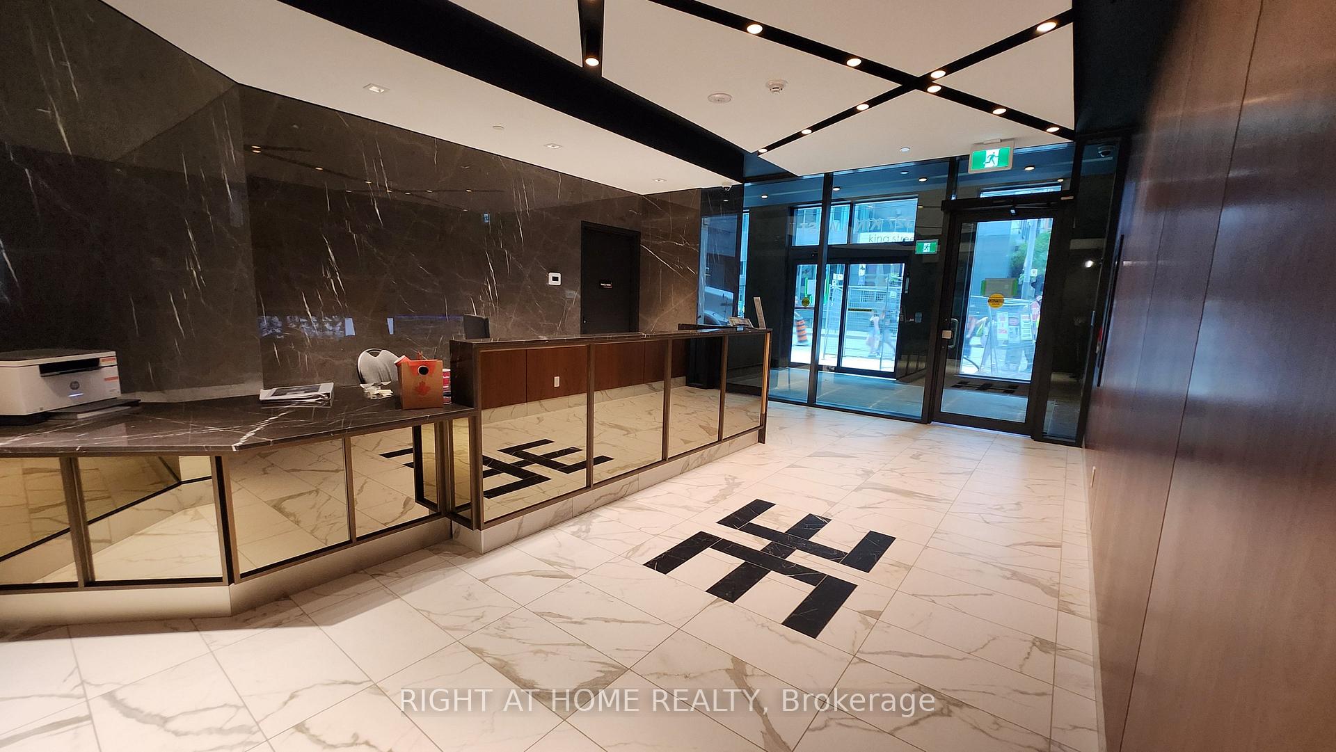 2805 - 327 King Street W Toronto Ontario Canada Rent residential Ruth-Ann Shallow Right at Home Realty, Brokerage*