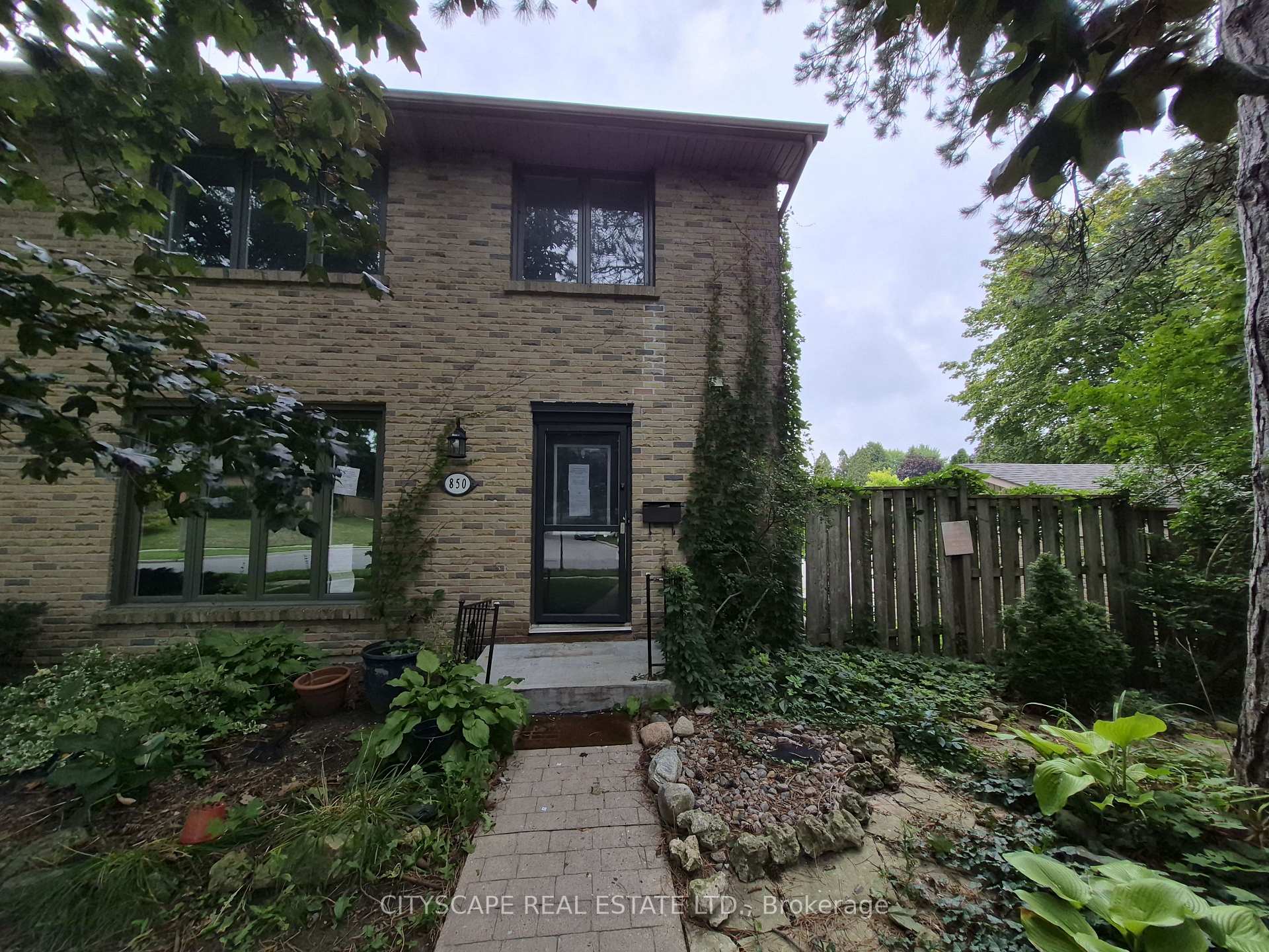 8 - 850 Berkshire Drive London South Ontario Canada Sale residential Rakesh Babber Cityscape Real Estate Ltd., Brokerage 